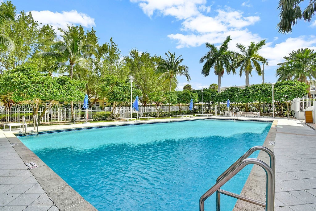 7900 Harbor Island Dr #1408, North Bay Village FL 33141
