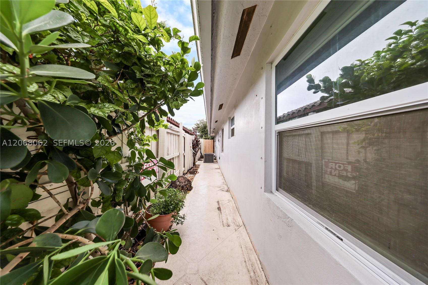 10033 NW 126th Ter, Hialeah Gardens FL 33018