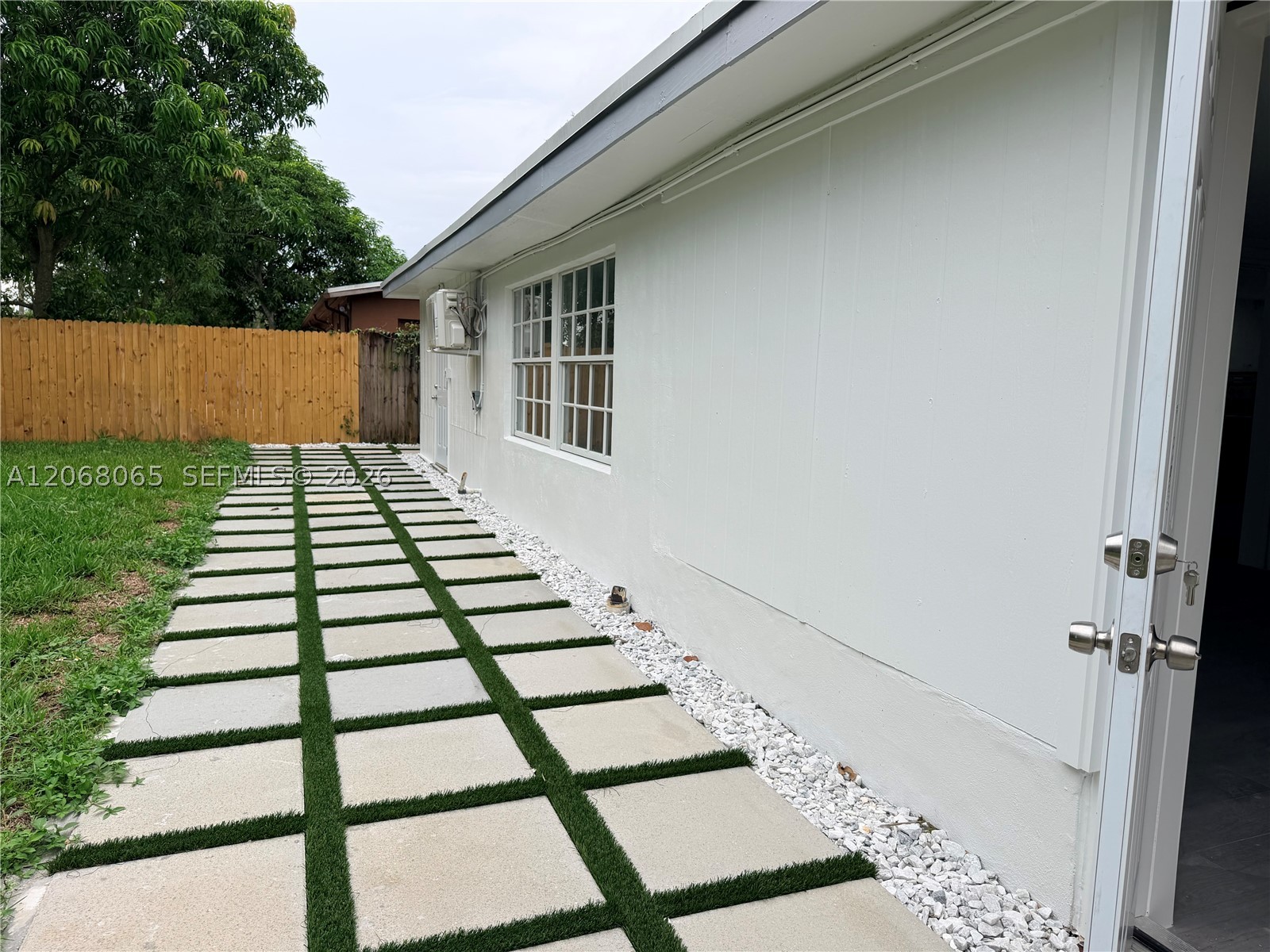 650 SW 55th Ave, Margate FL 33068