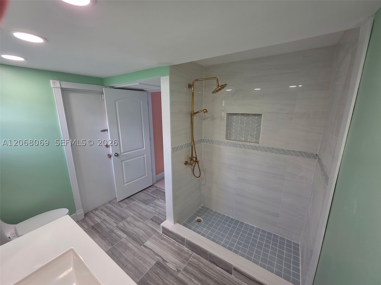 5710 Melaleuca Dr, Tamarac FL 33319