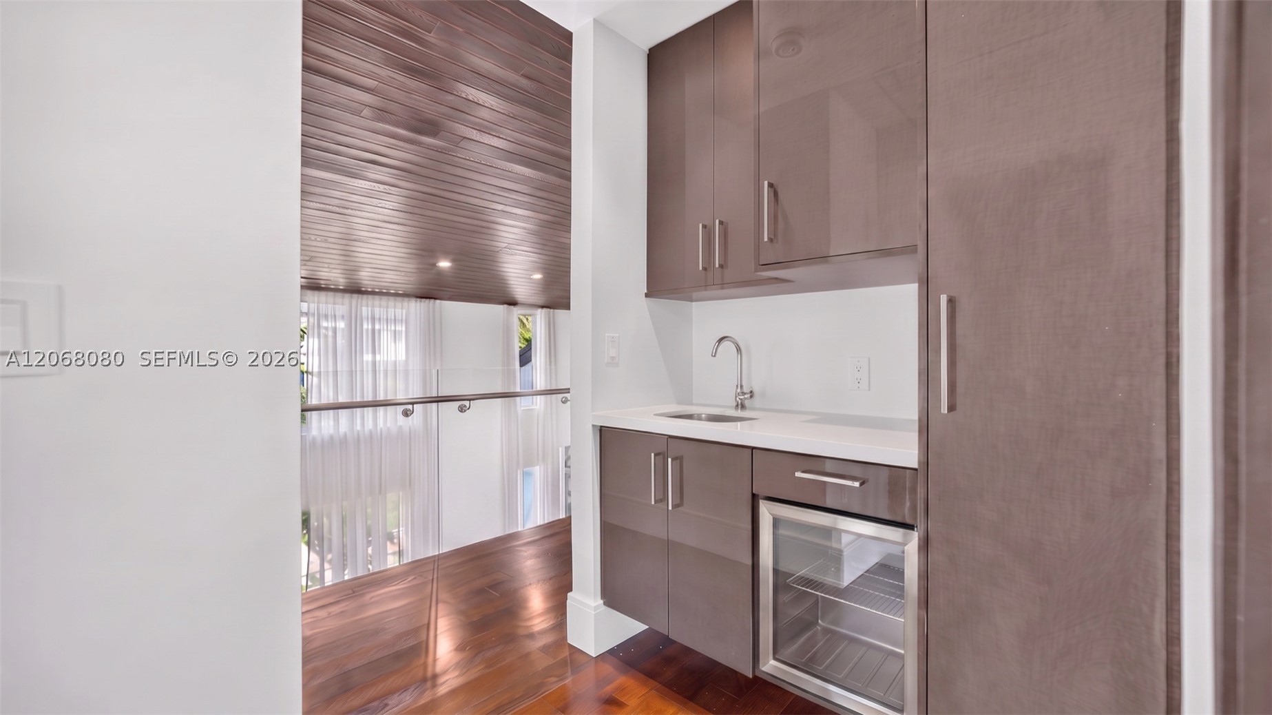 6819 Sunrise Pl, Coral Gables FL 33133