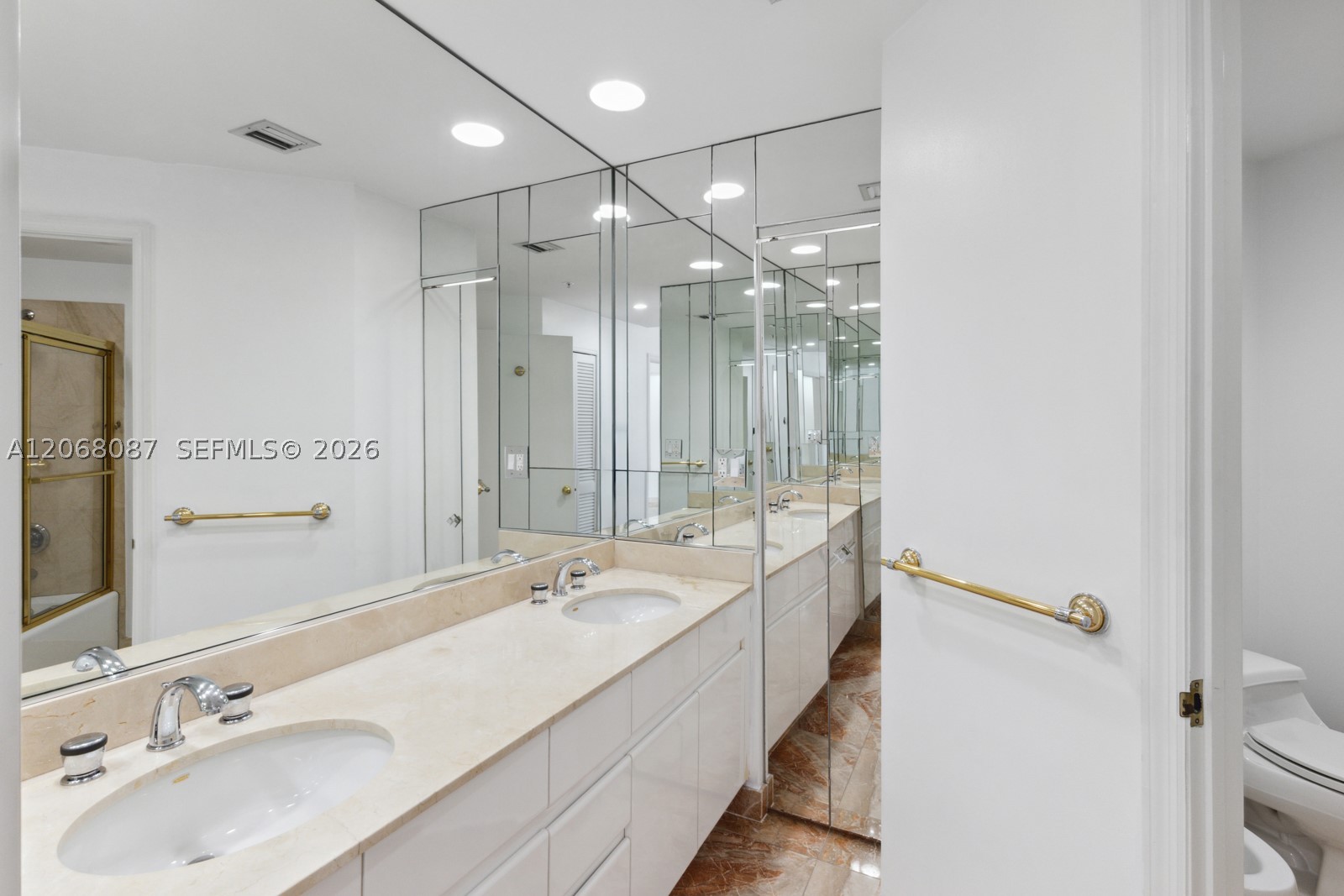 888 Brickell Key Dr #1600, Miami FL 33131