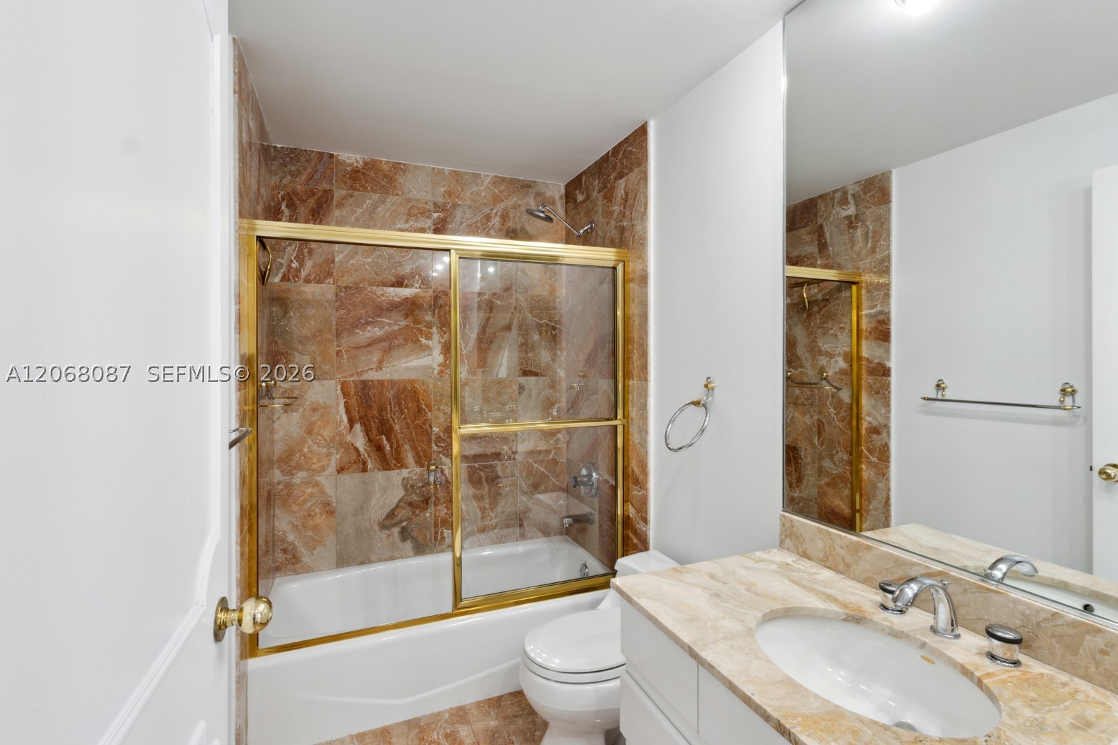 888 Brickell Key Dr #1600, Miami FL 33131