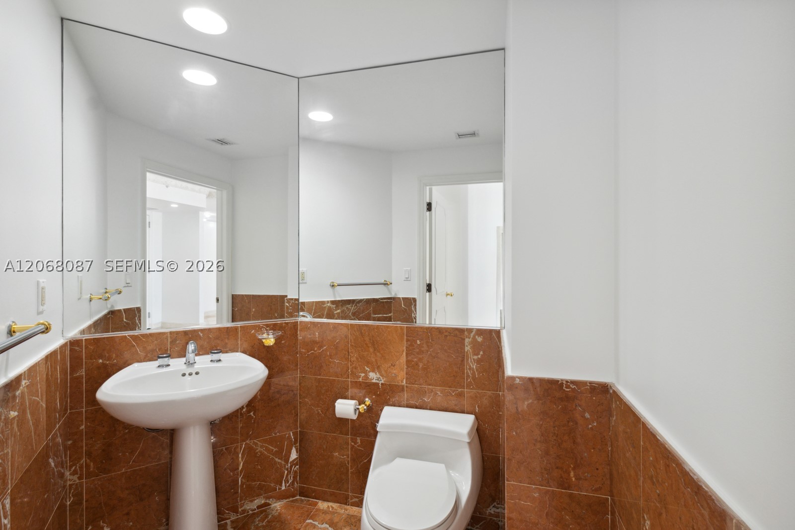 888 Brickell Key Dr #1600, Miami FL 33131