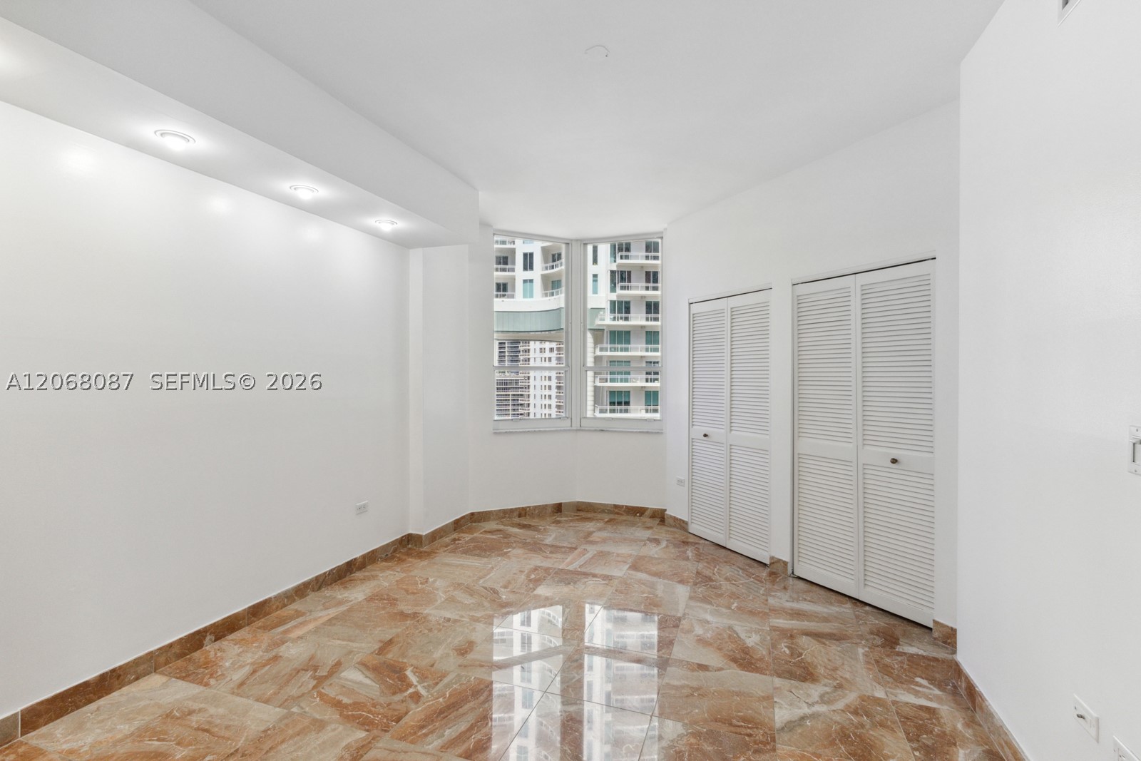 888 Brickell Key Dr #1600, Miami FL 33131