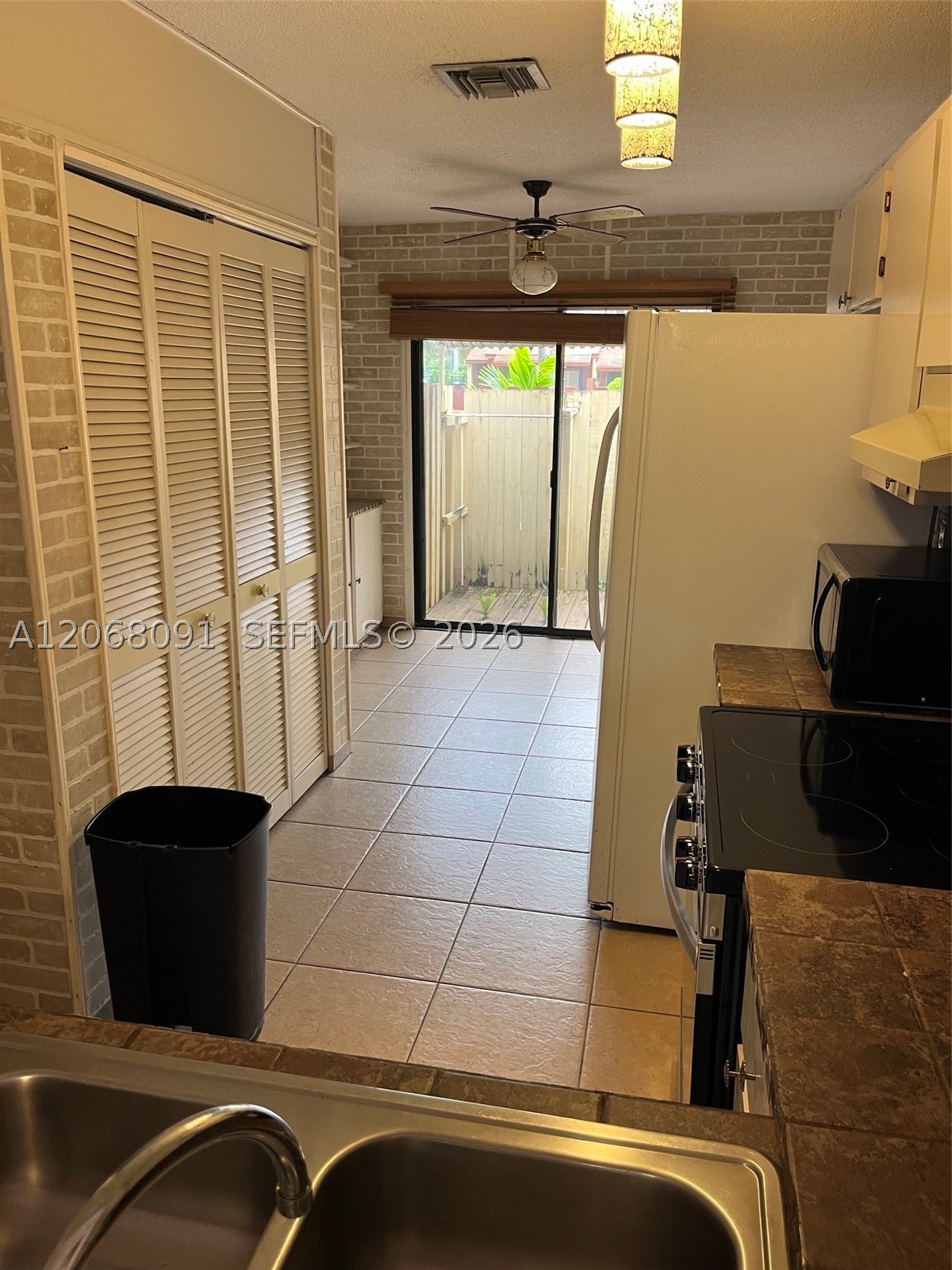463 SE 14th St #463, Dania Beach FL 33004