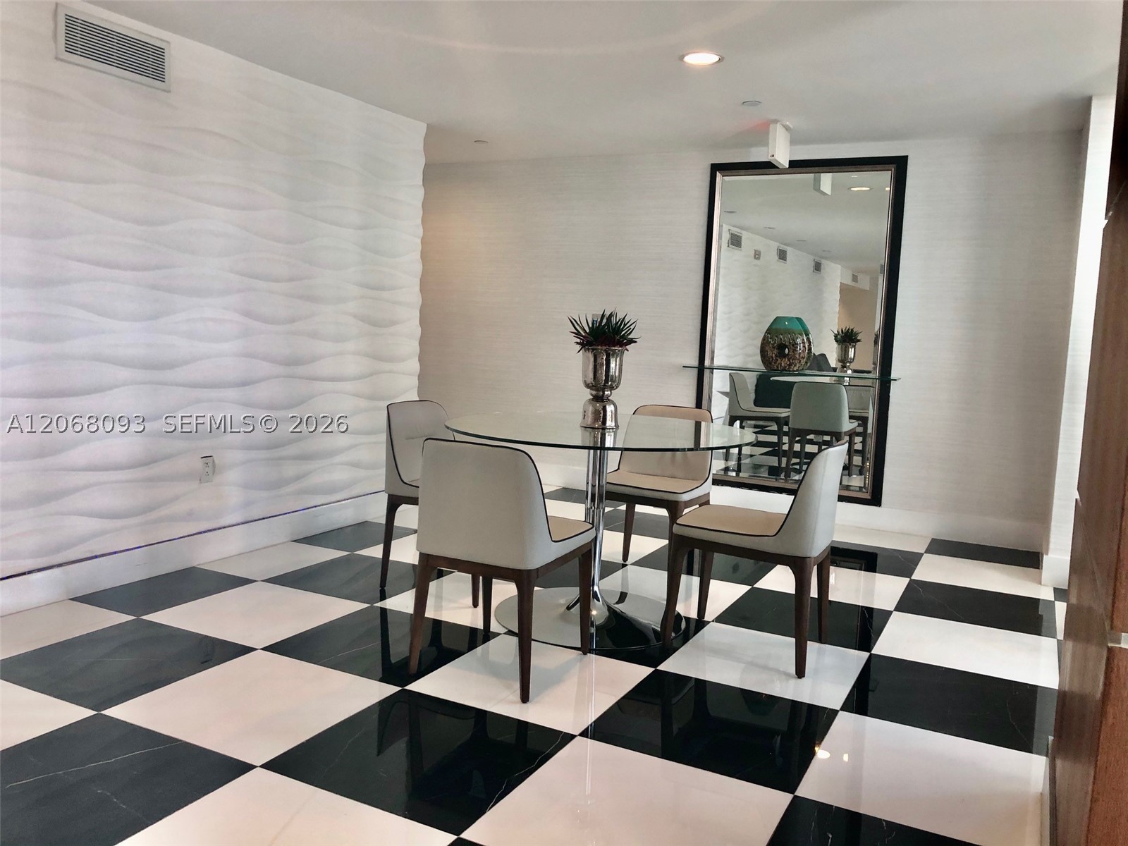 1800 N Bayshore Dr #1905, Miami FL 33132