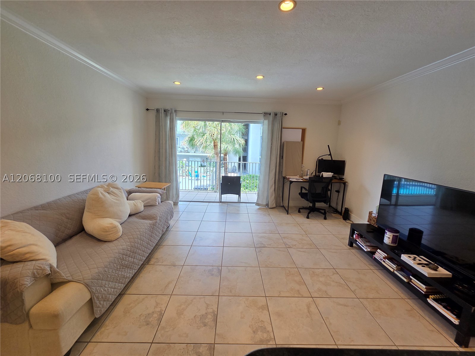 7401 SW 82nd St #201S, Miami FL 33143