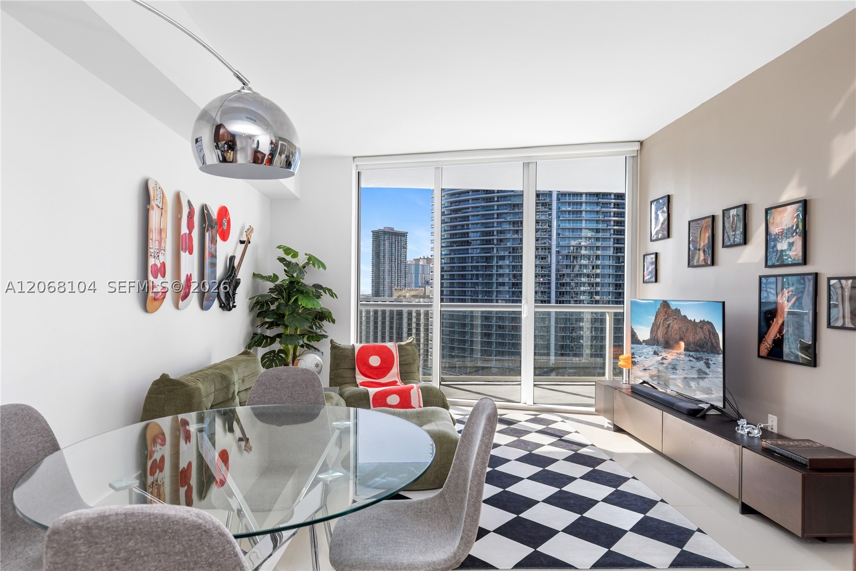 465 Brickell Ave #2504, Miami FL 33131