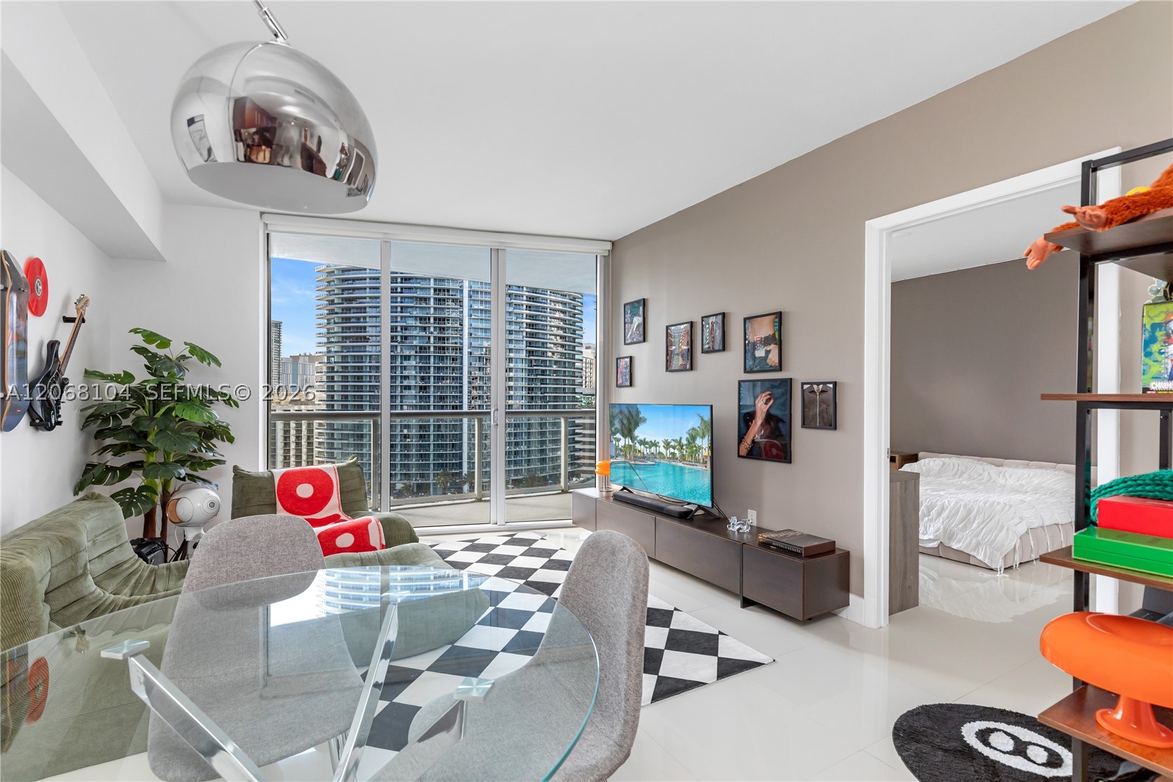 465 Brickell Ave #2504, Miami FL 33131