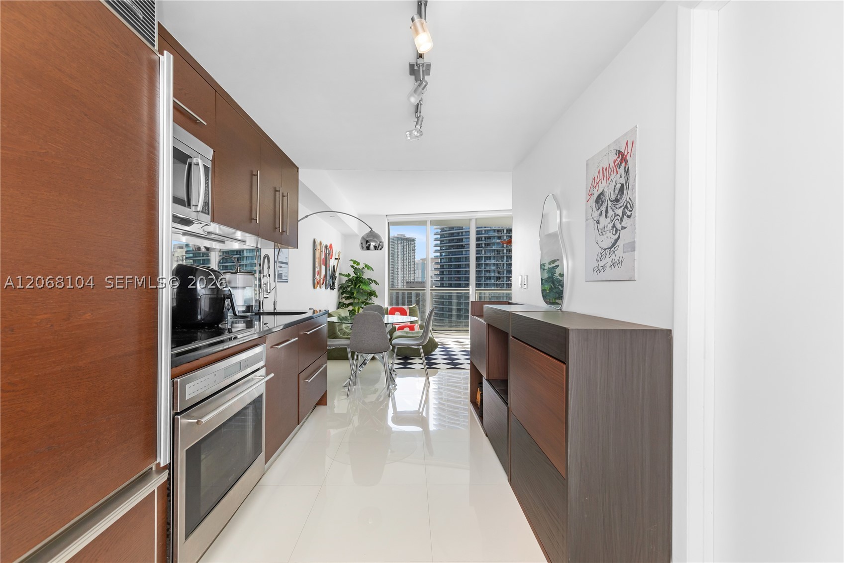 465 Brickell Ave #2504, Miami FL 33131