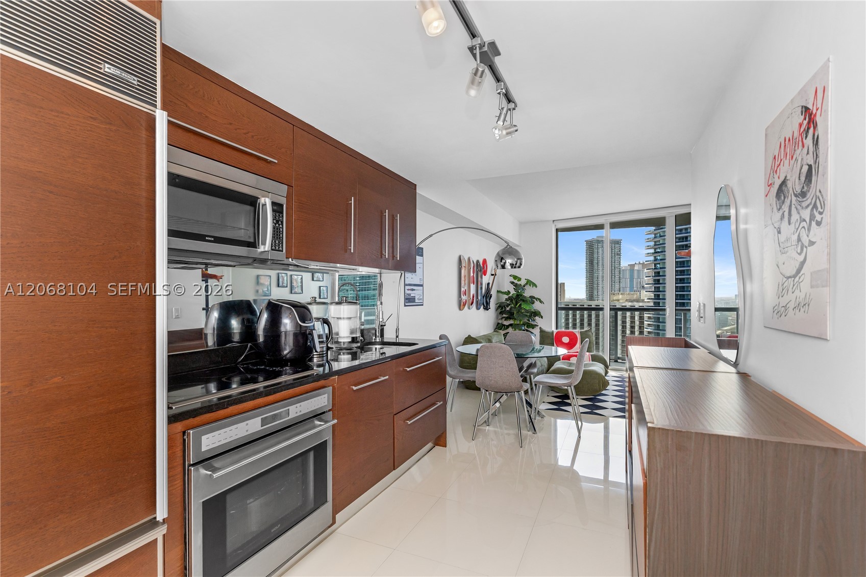 465 Brickell Ave #2504, Miami FL 33131