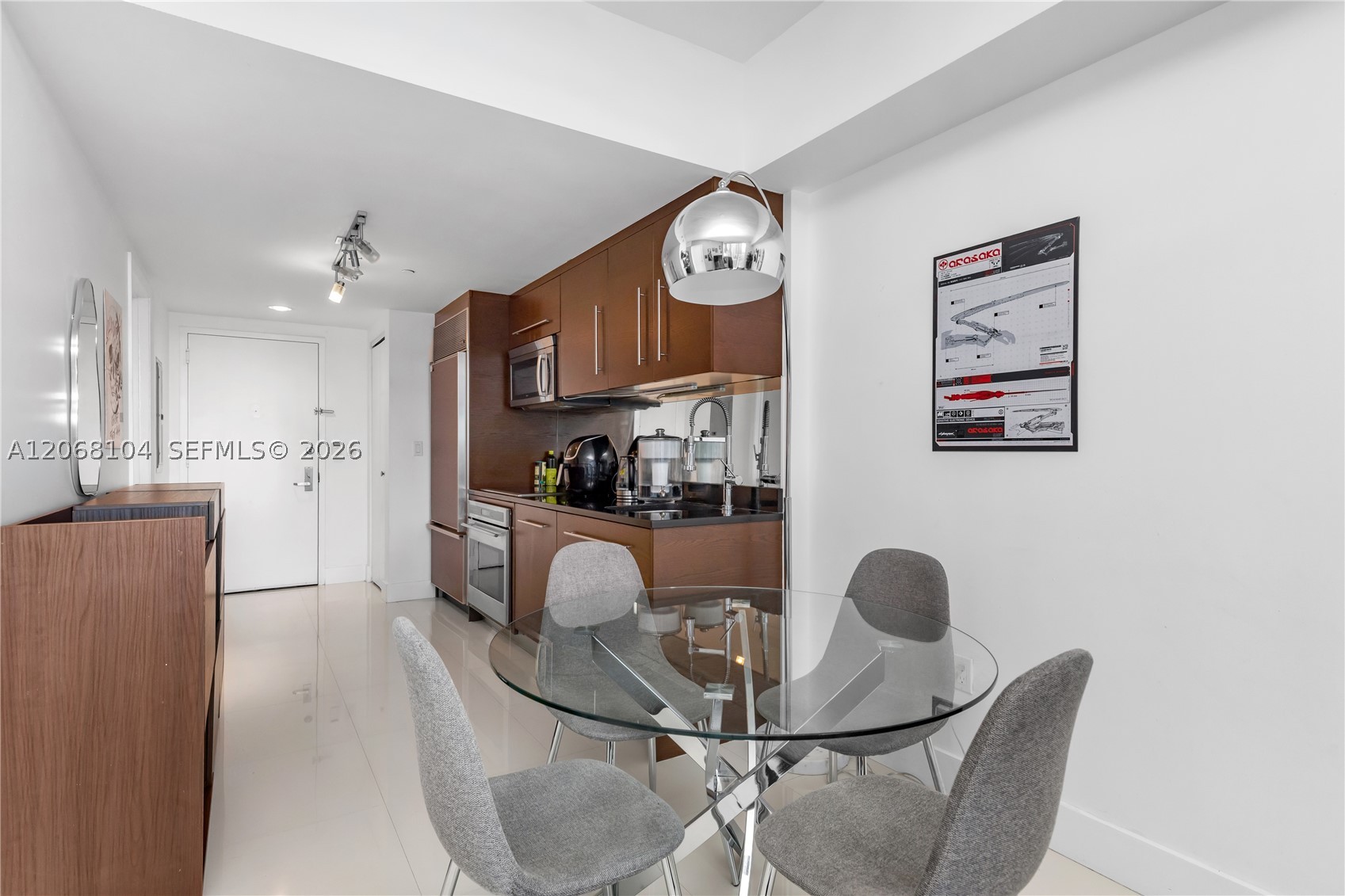 465 Brickell Ave #2504, Miami FL 33131