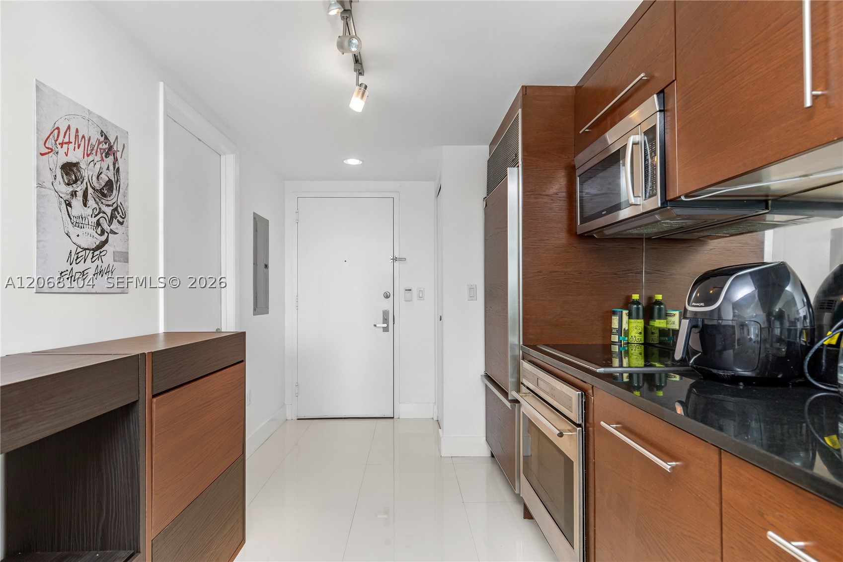 465 Brickell Ave #2504, Miami FL 33131