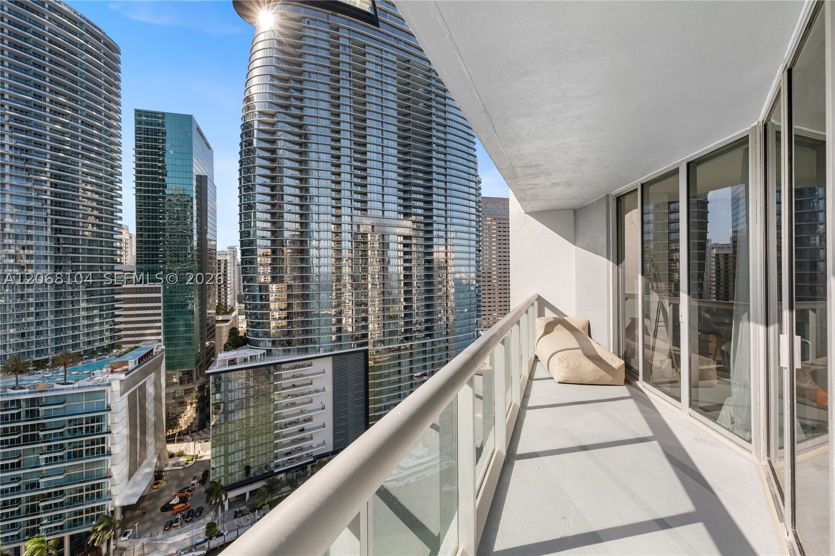 465 Brickell Ave #2504, Miami FL 33131