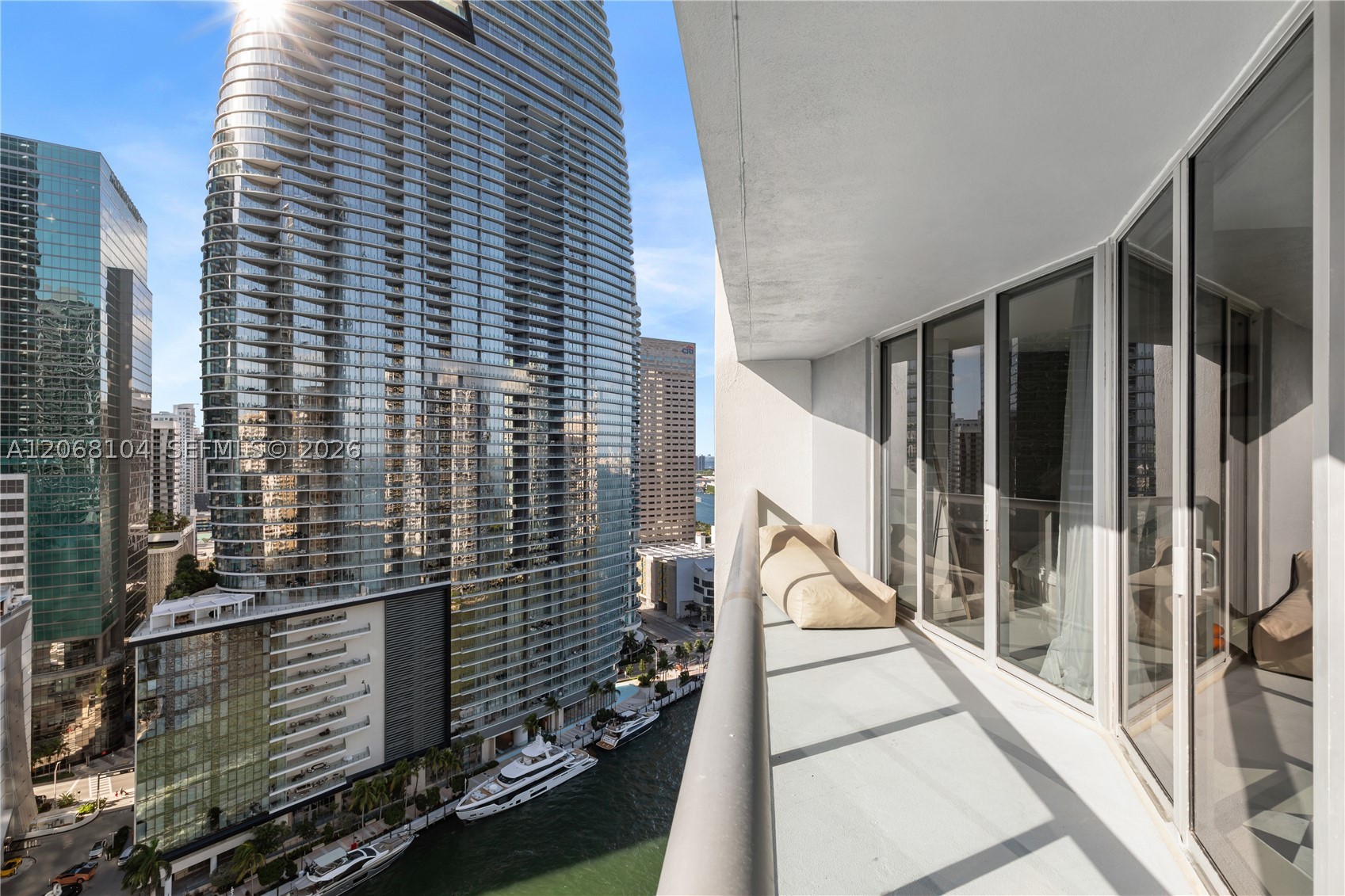 465 Brickell Ave #2504, Miami FL 33131