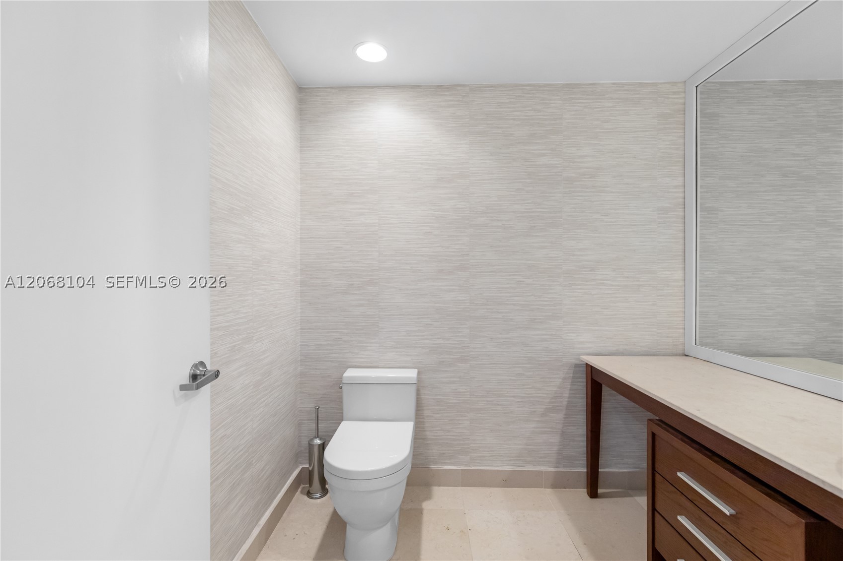 465 Brickell Ave #2504, Miami FL 33131