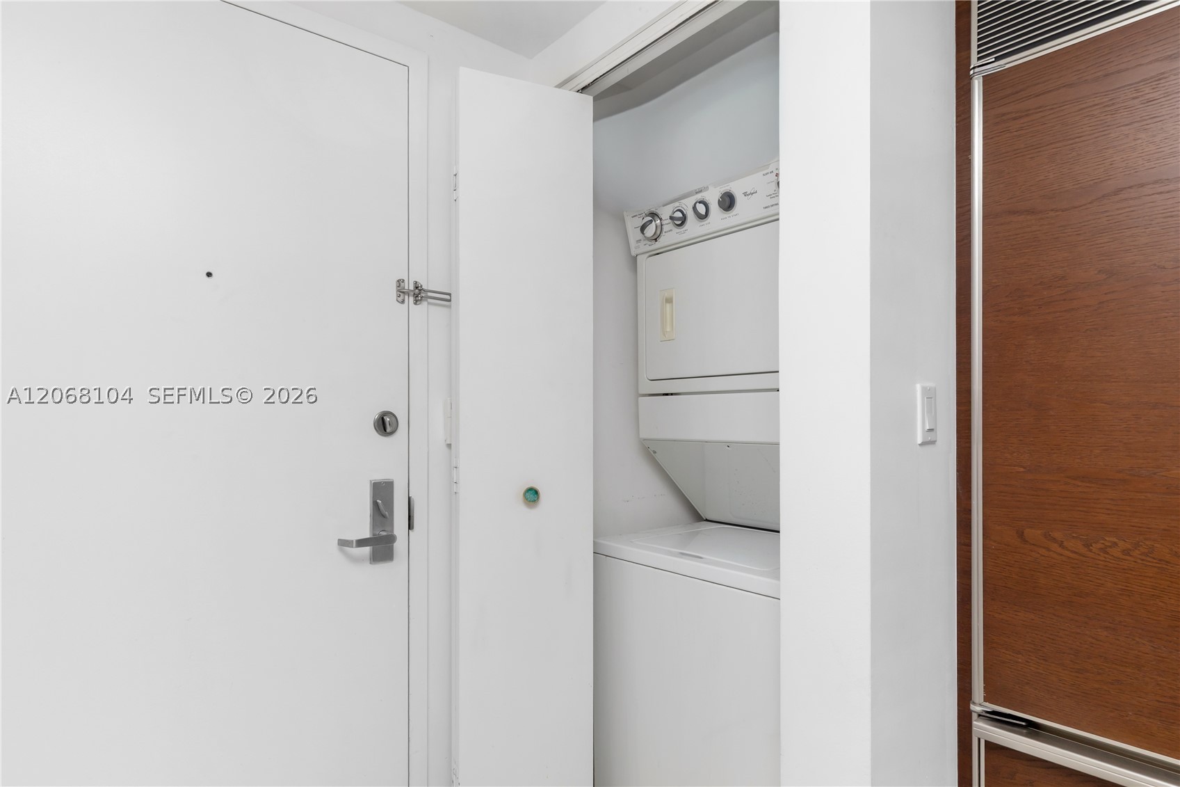 465 Brickell Ave #2504, Miami FL 33131