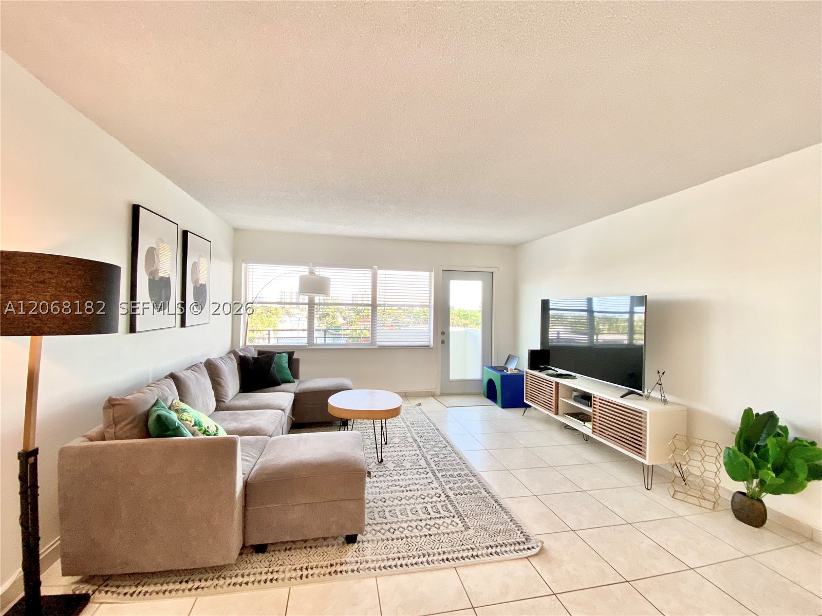401 Golden Isles Dr #505, Hallandale Beach FL 33009