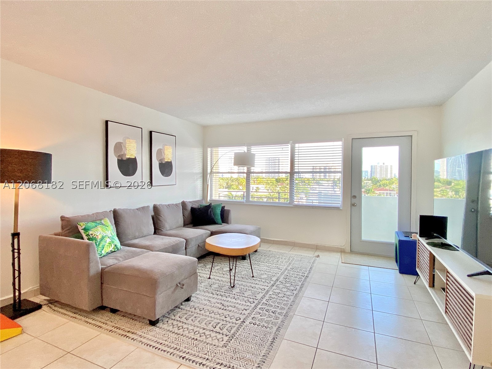 401 Golden Isles Dr #505, Hallandale Beach FL 33009
