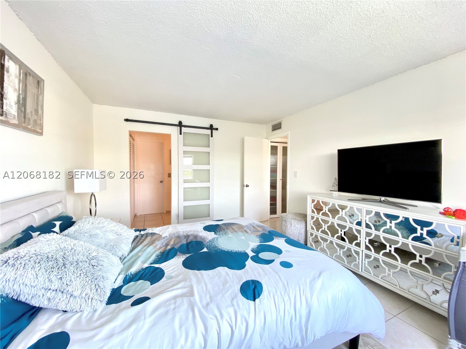 401 Golden Isles Dr #505, Hallandale Beach FL 33009