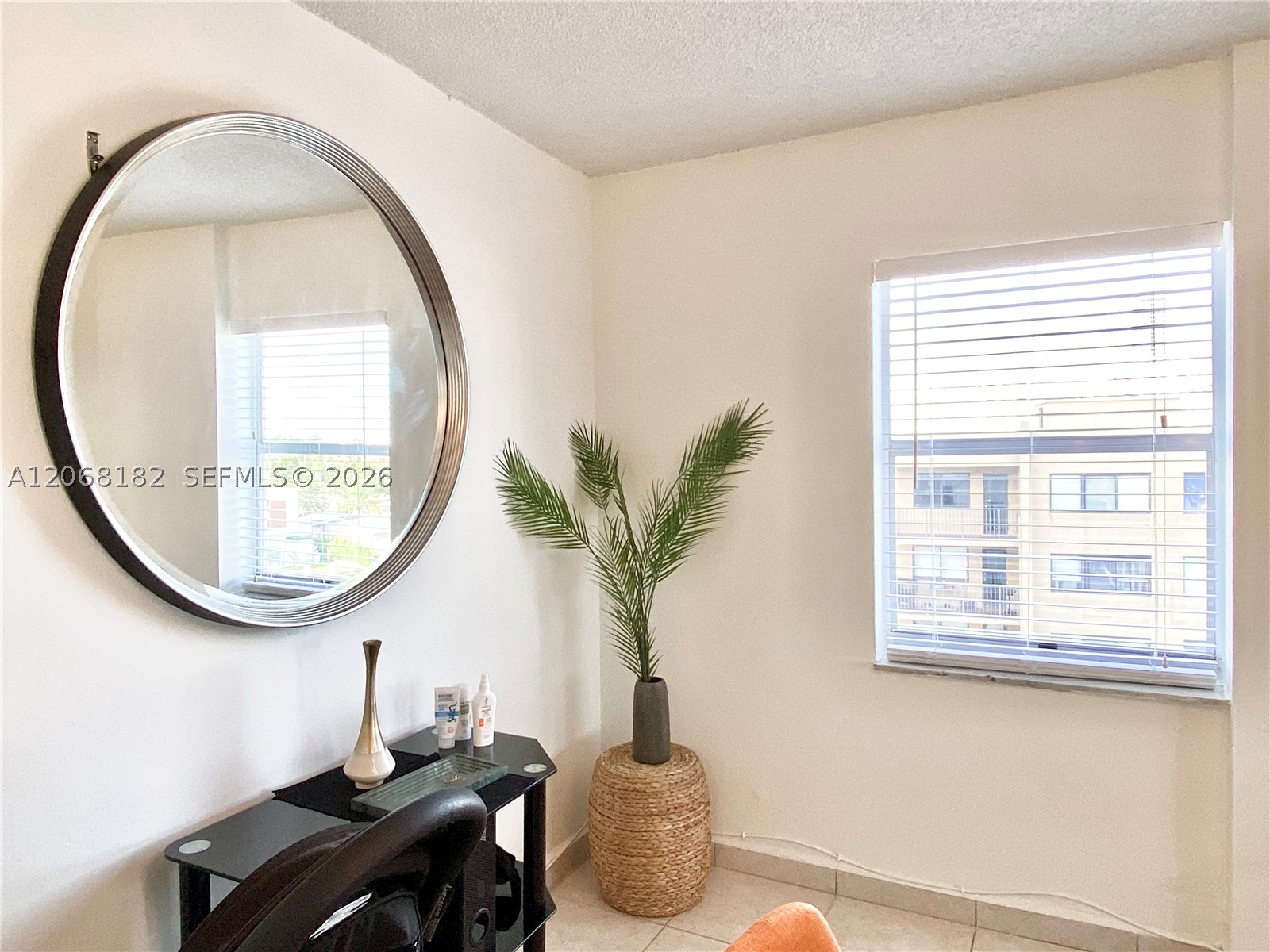 401 Golden Isles Dr #505, Hallandale Beach FL 33009