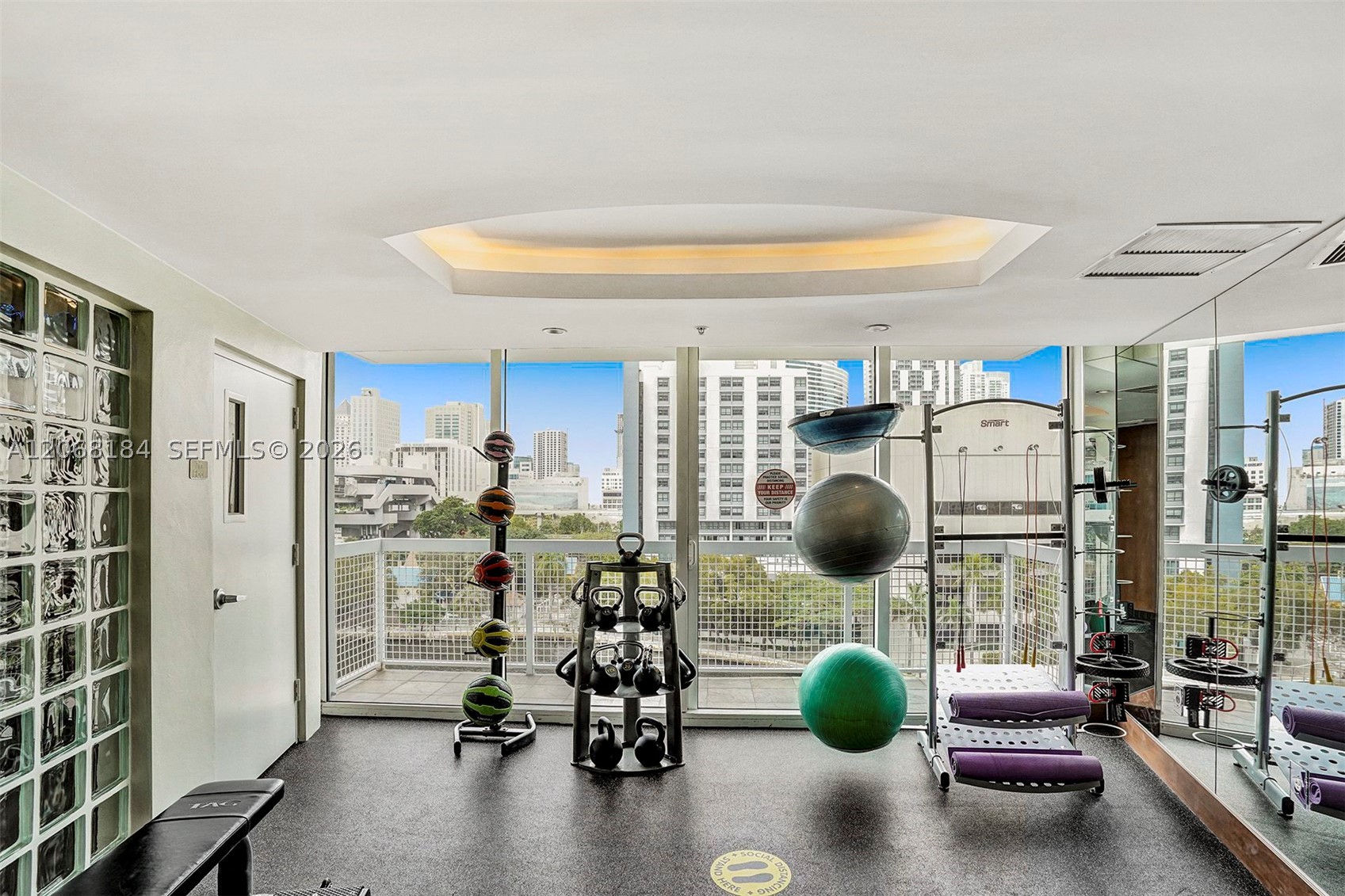 31 SE 5th St #902, Miami FL 33131