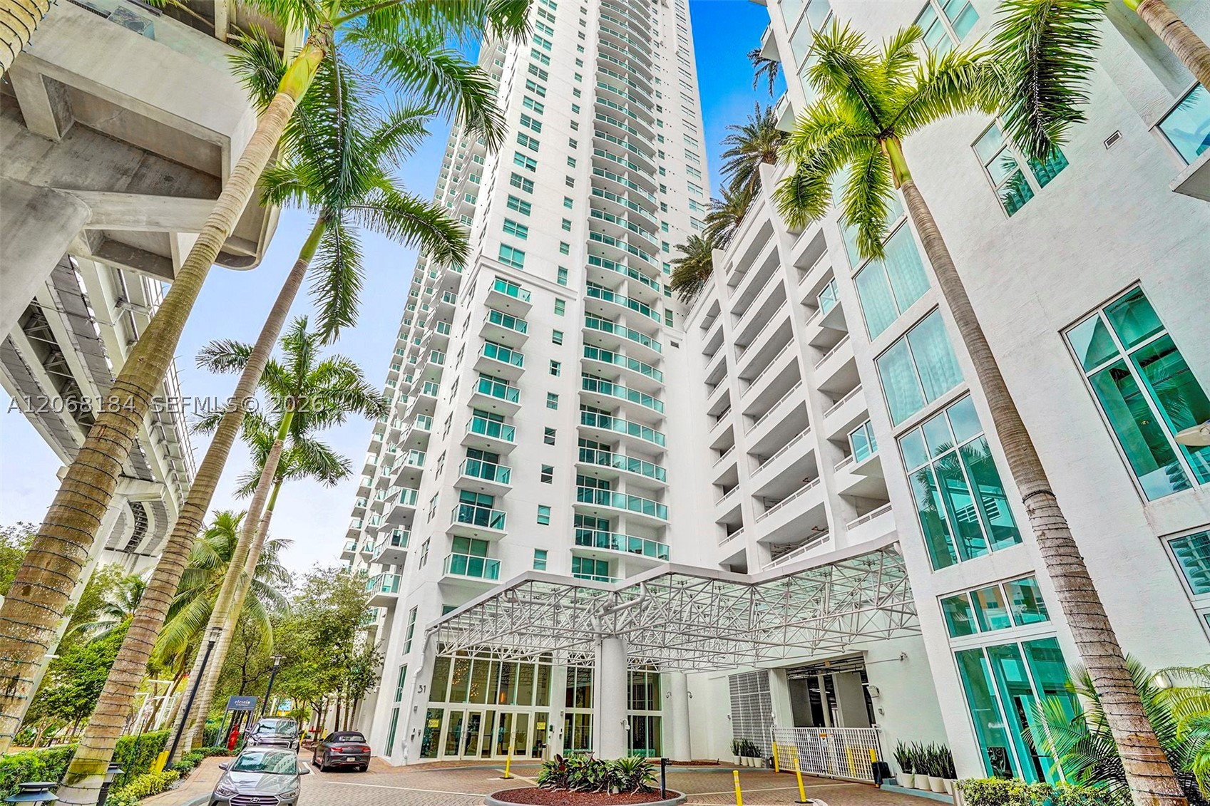 31 SE 5th St #902, Miami FL 33131