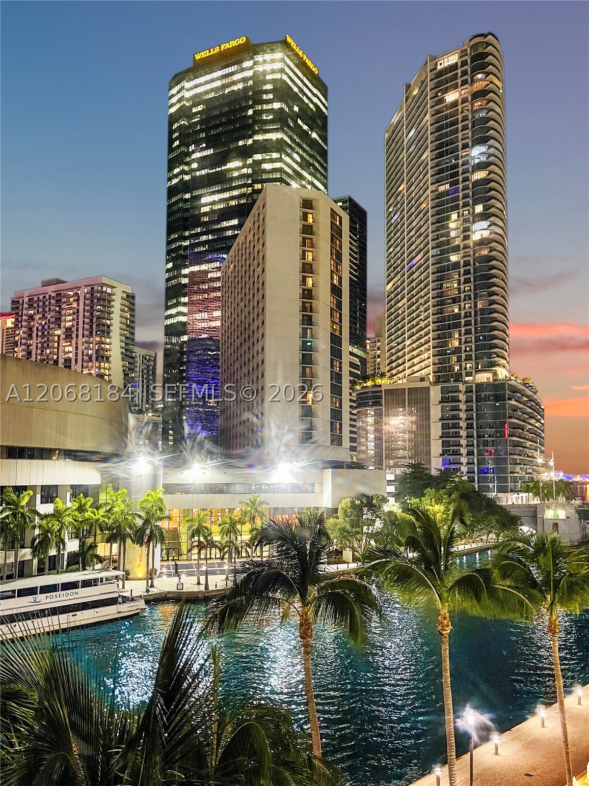 31 SE 5th St #902, Miami FL 33131