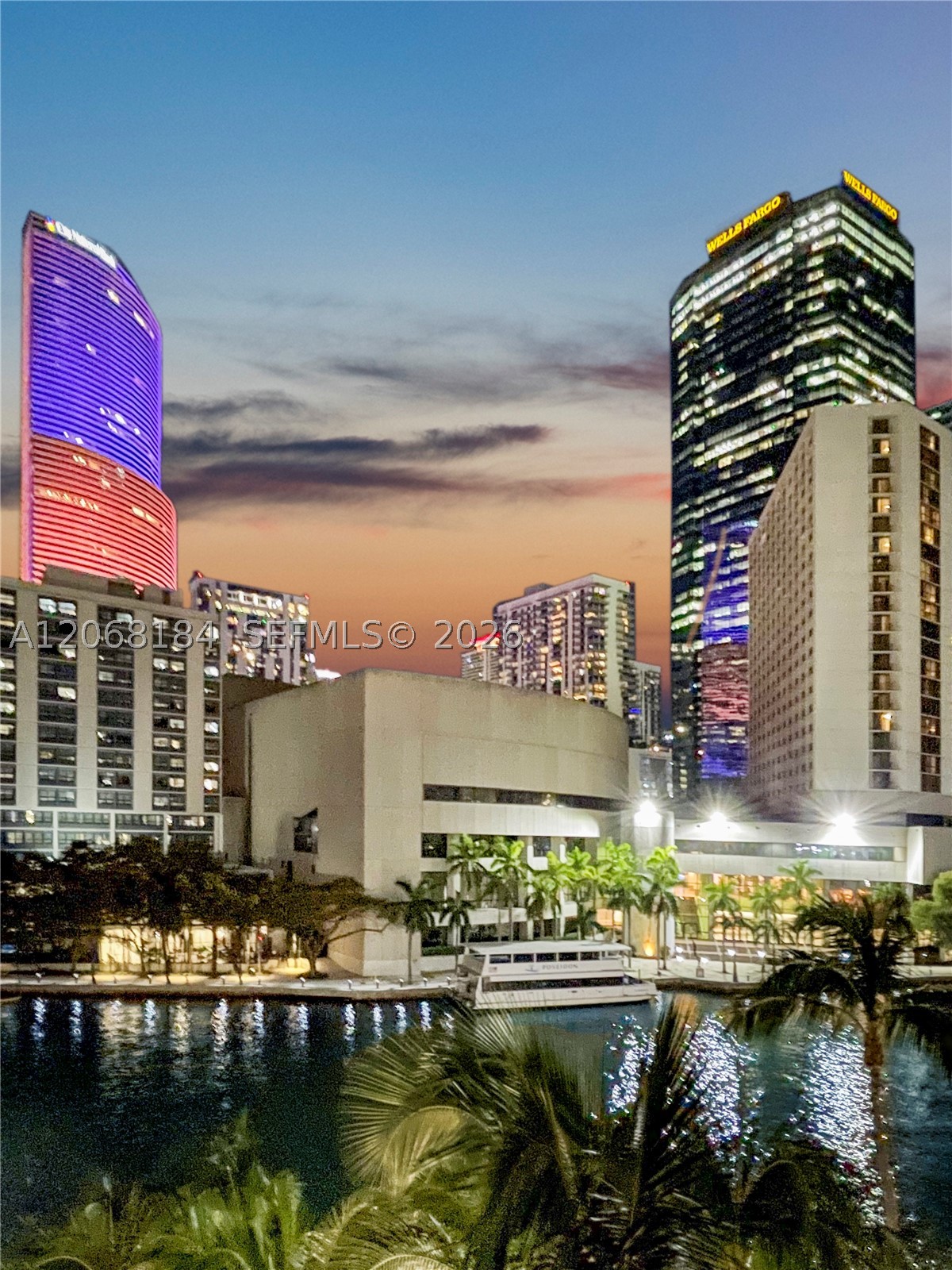 31 SE 5th St #902, Miami FL 33131