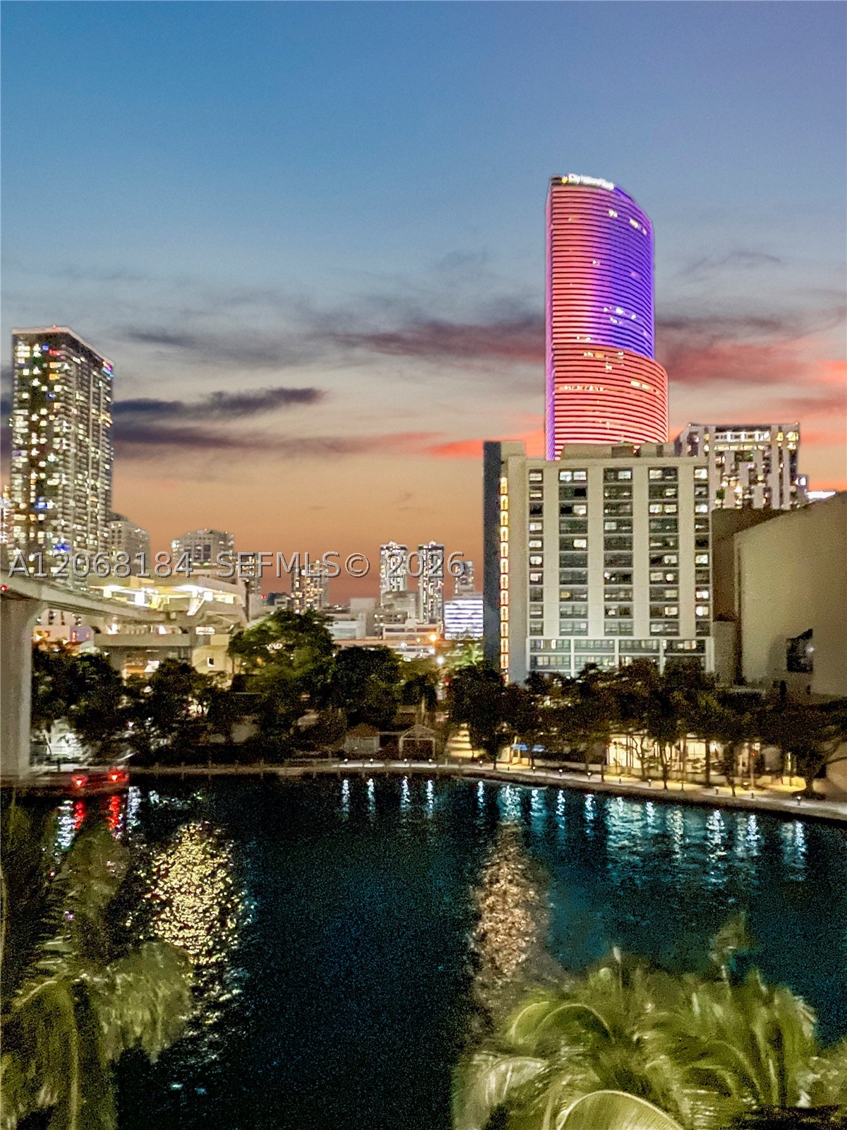 31 SE 5th St #902, Miami FL 33131
