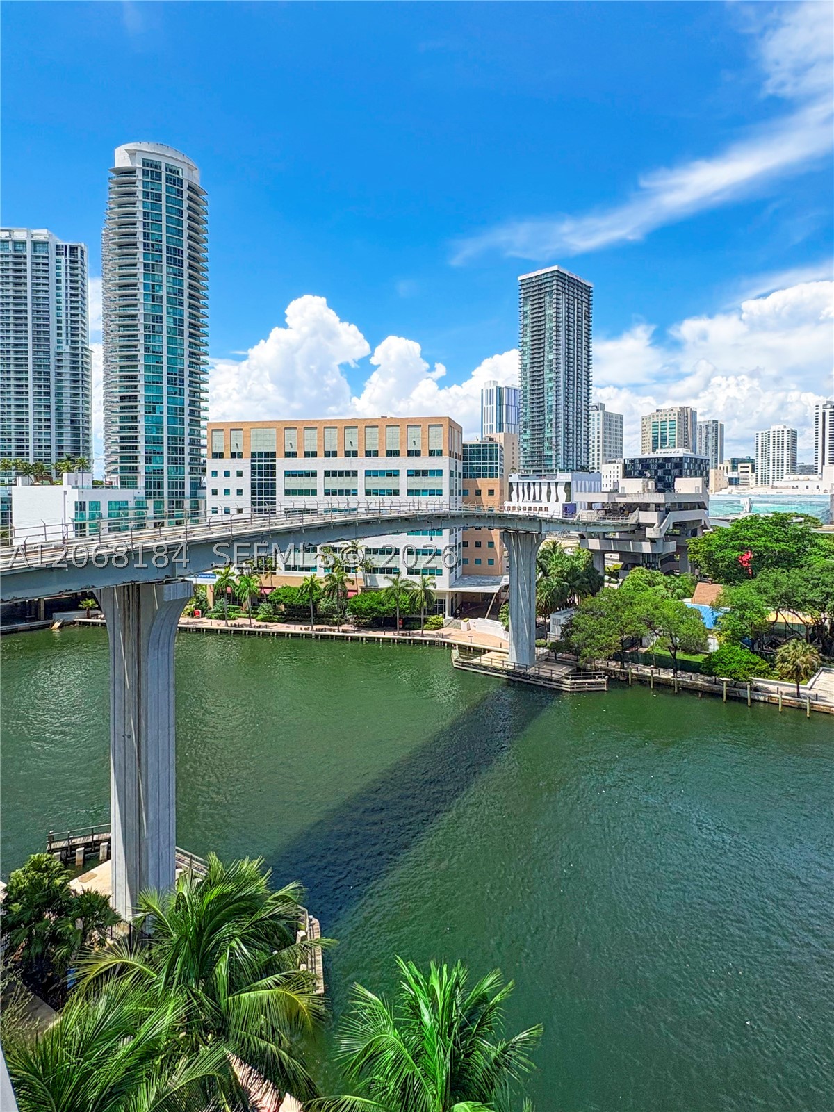 31 SE 5th St #902, Miami FL 33131