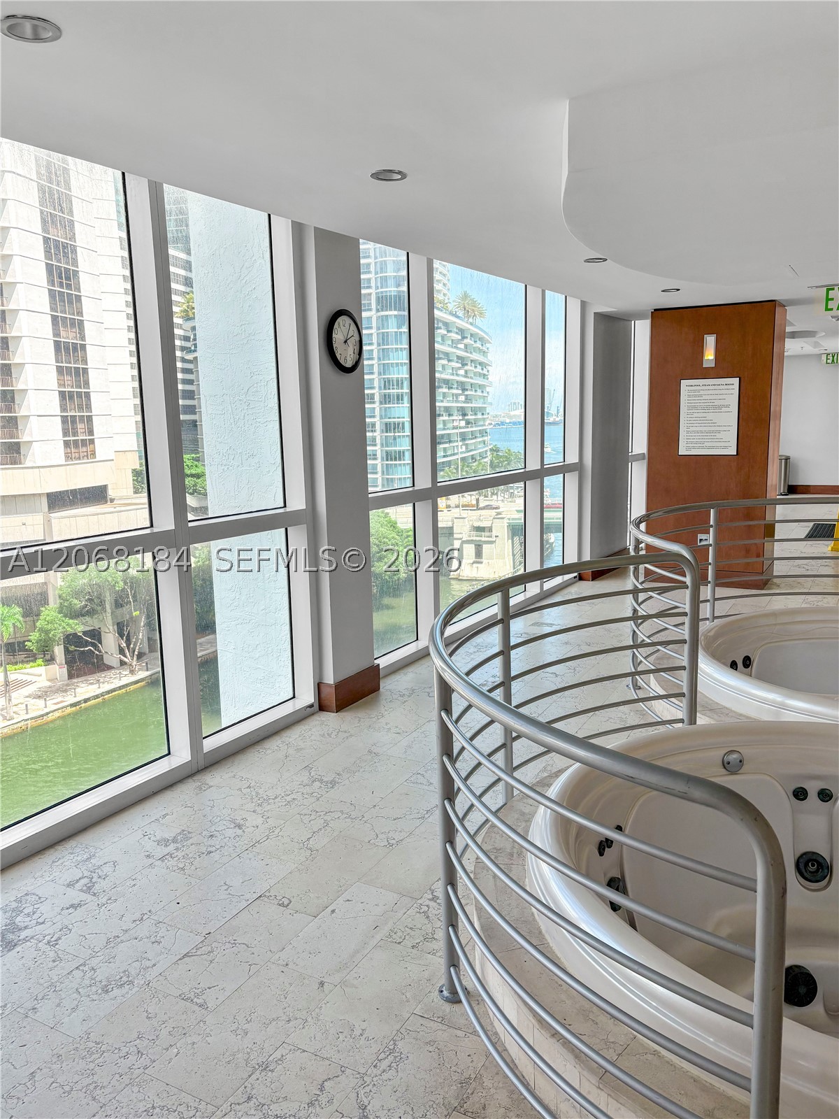 31 SE 5th St #902, Miami FL 33131