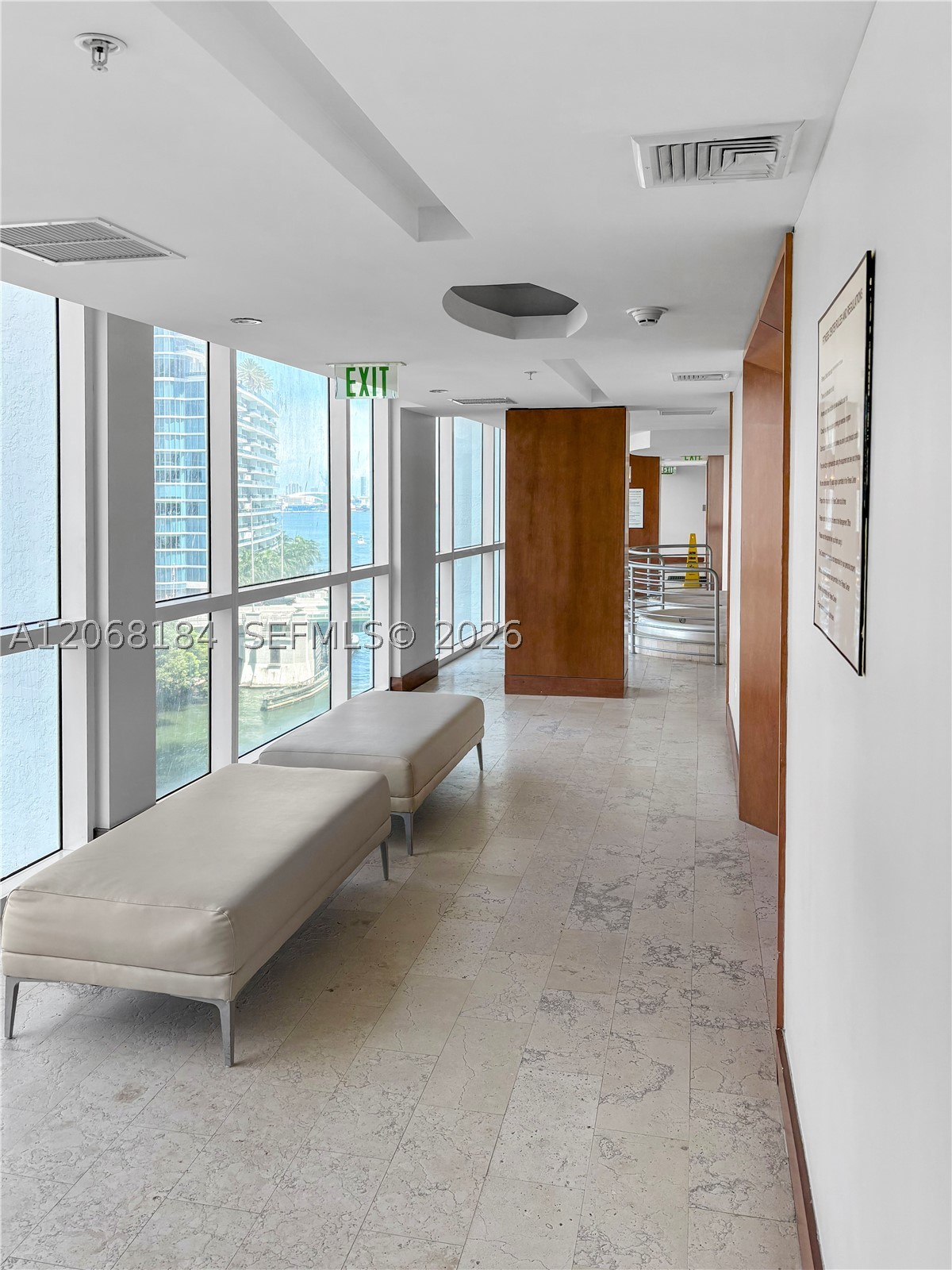 31 SE 5th St #902, Miami FL 33131