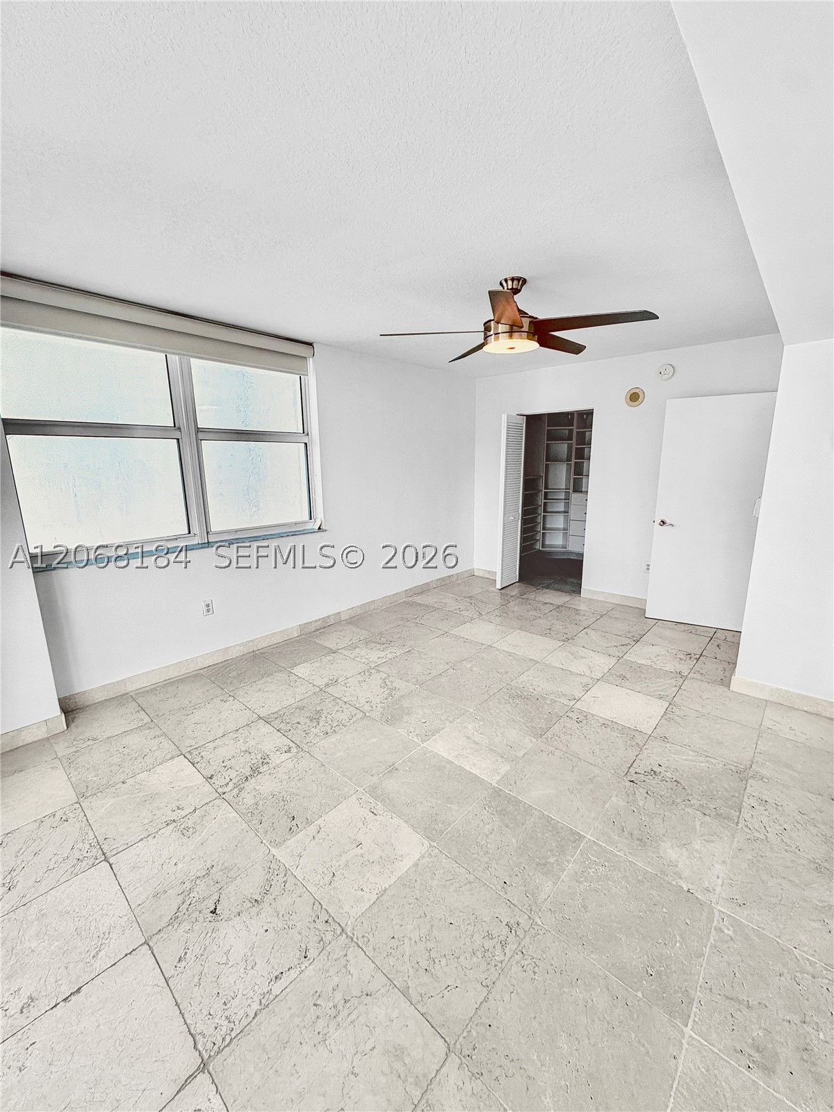 31 SE 5th St #902, Miami FL 33131