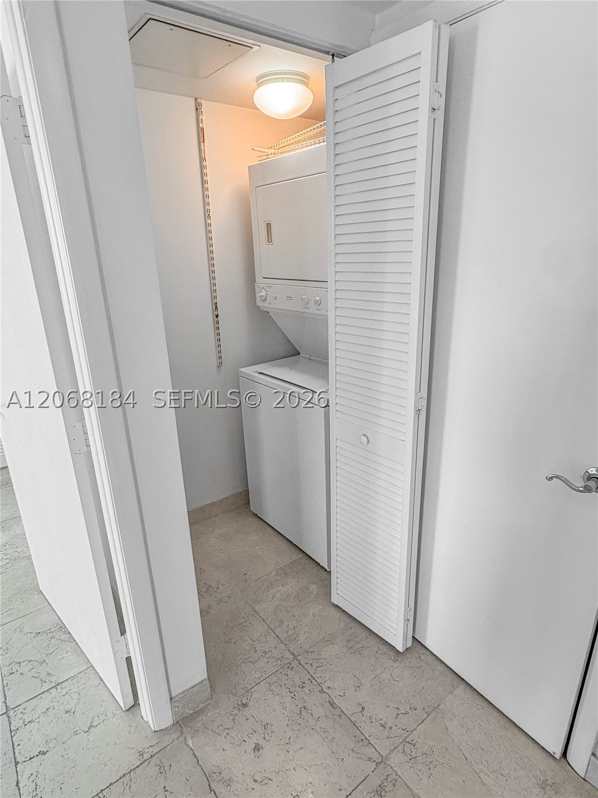 31 SE 5th St #902, Miami FL 33131