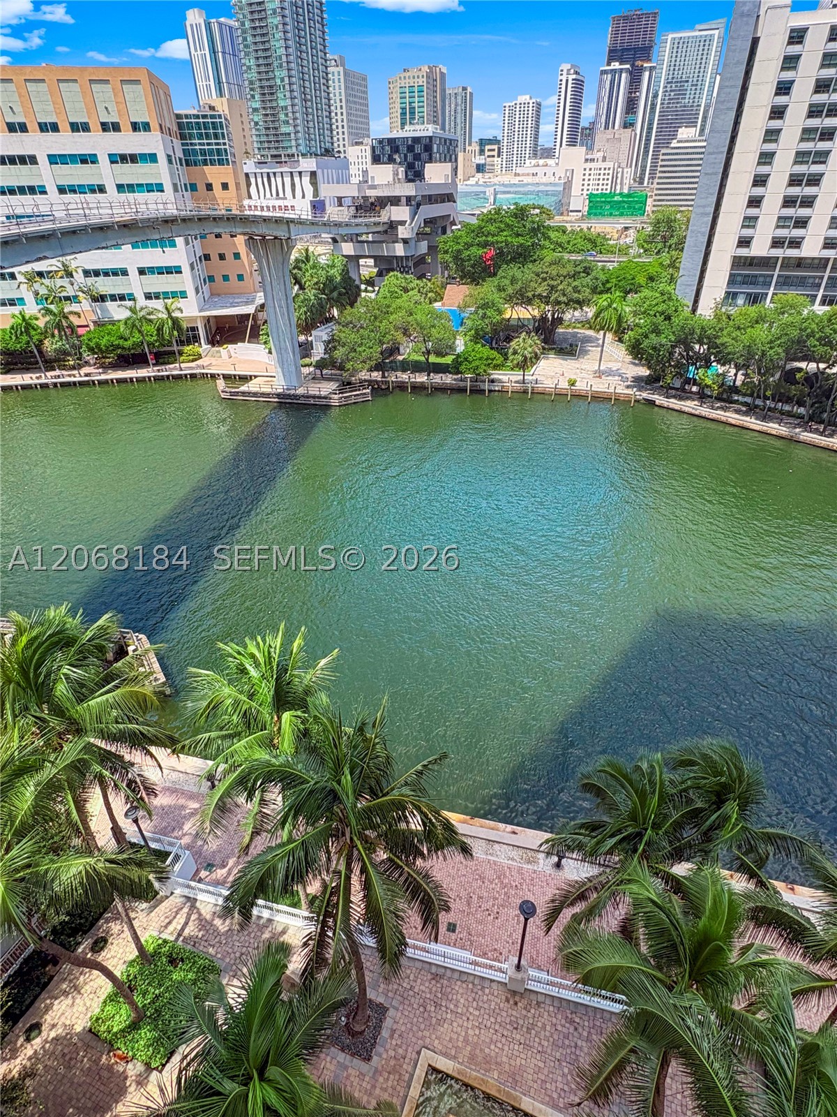 31 SE 5th St #902, Miami FL 33131