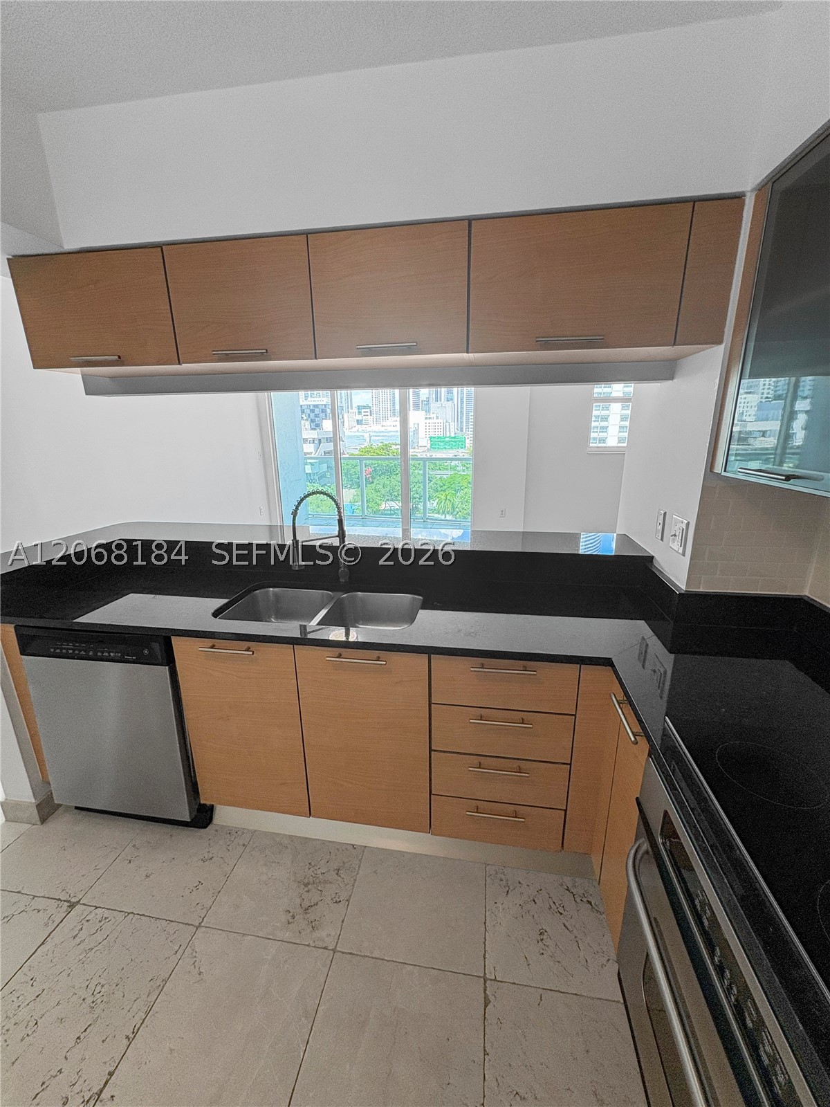 31 SE 5th St #902, Miami FL 33131