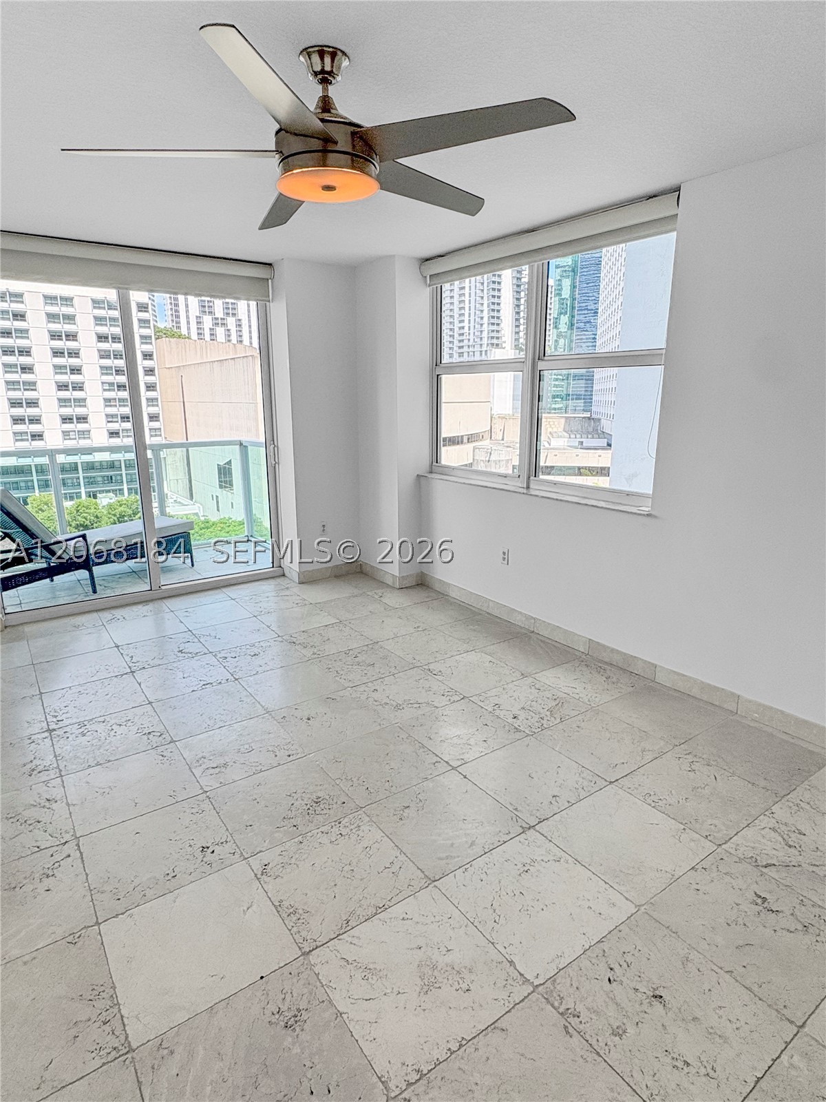 31 SE 5th St #902, Miami FL 33131