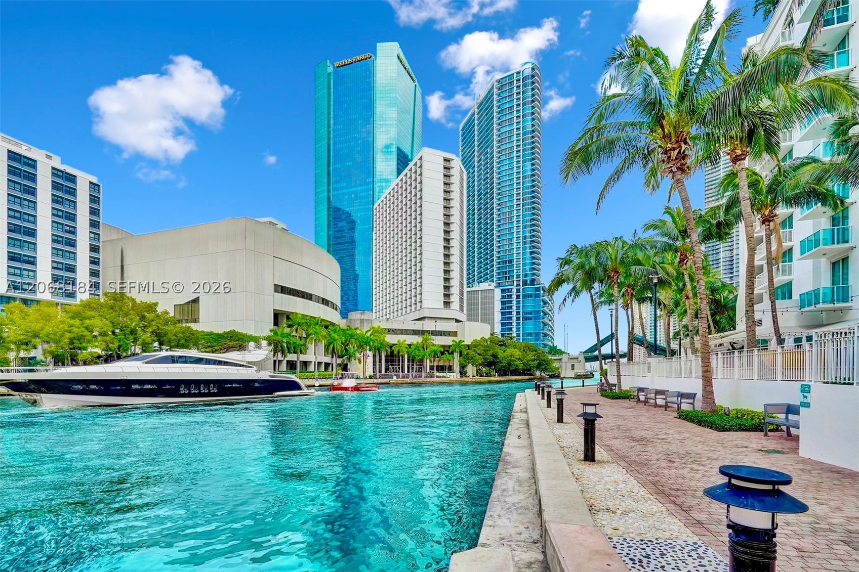31 SE 5th St #902, Miami FL 33131
