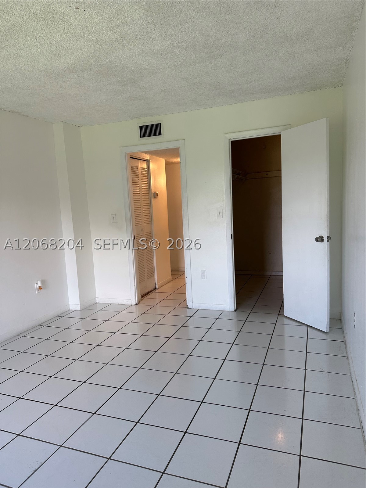 Miami FL 33174 - A12068204