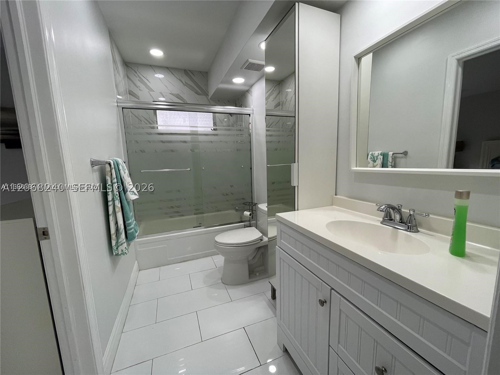 1407 NE 56th St #103, Fort Lauderdale FL 33334