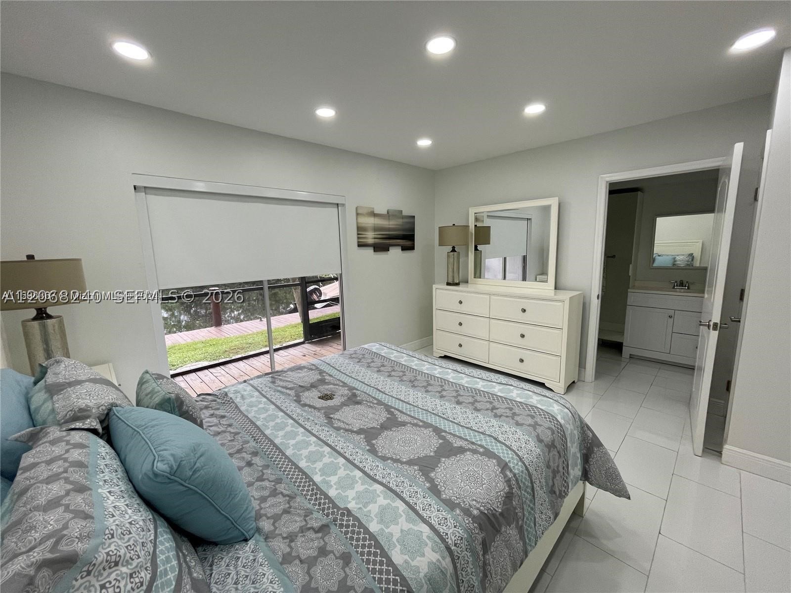 1407 NE 56th St #103, Fort Lauderdale FL 33334