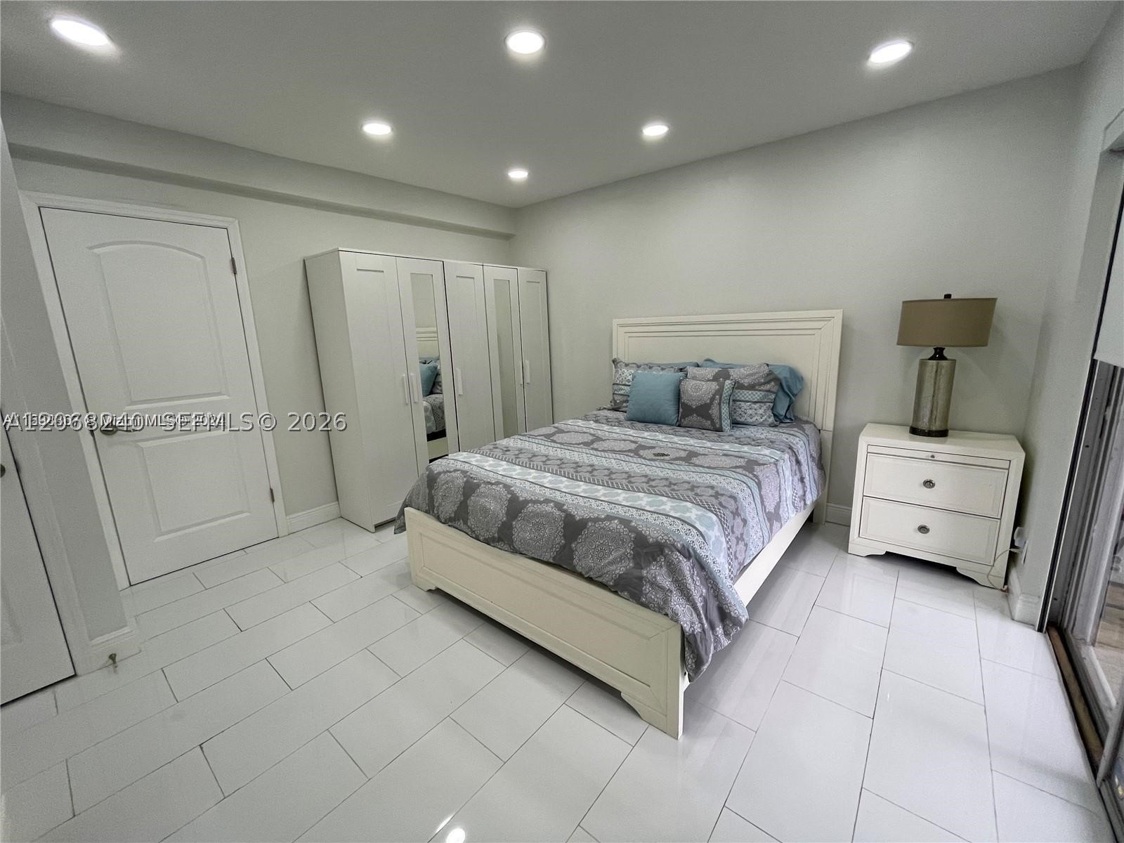 1407 NE 56th St #103, Fort Lauderdale FL 33334