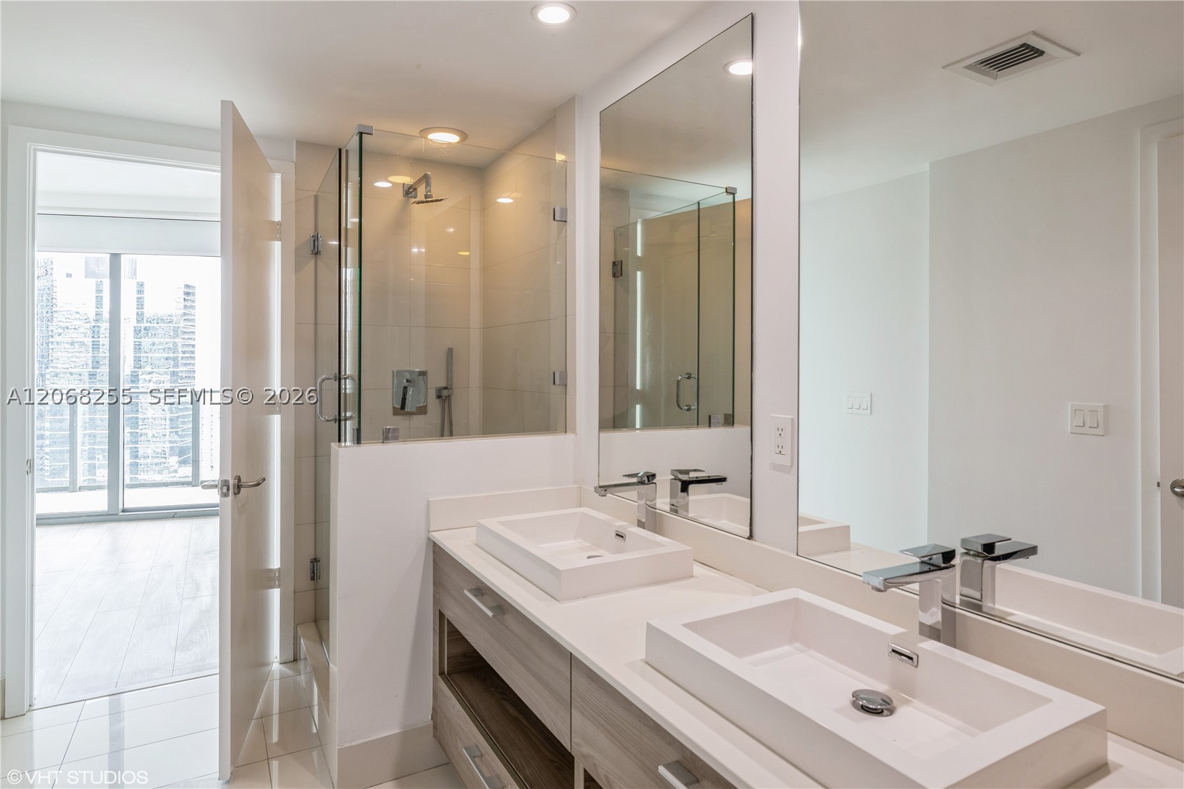 1300 S Miami Ave #2504, Miami FL 33130