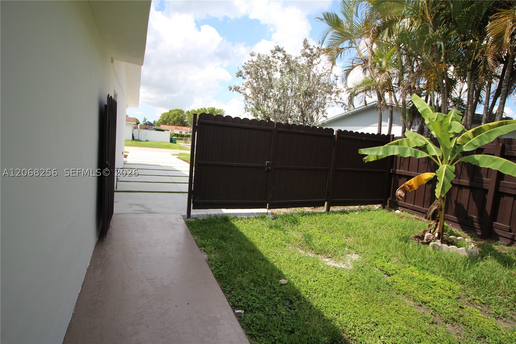 10821 SW 63rd St, Miami FL 33173