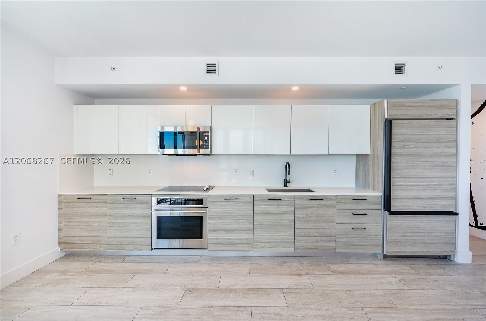 121 NE 34th St #3008, Miami FL 33137