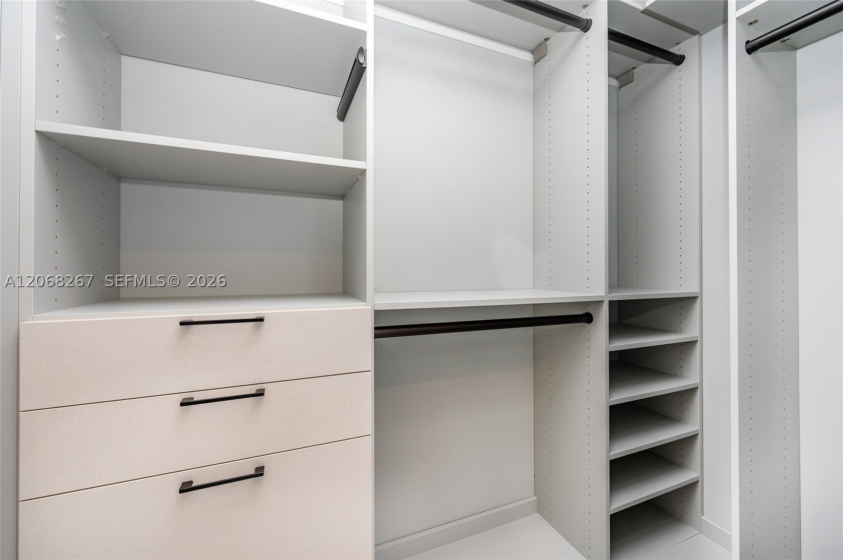 121 NE 34th St #3008, Miami FL 33137