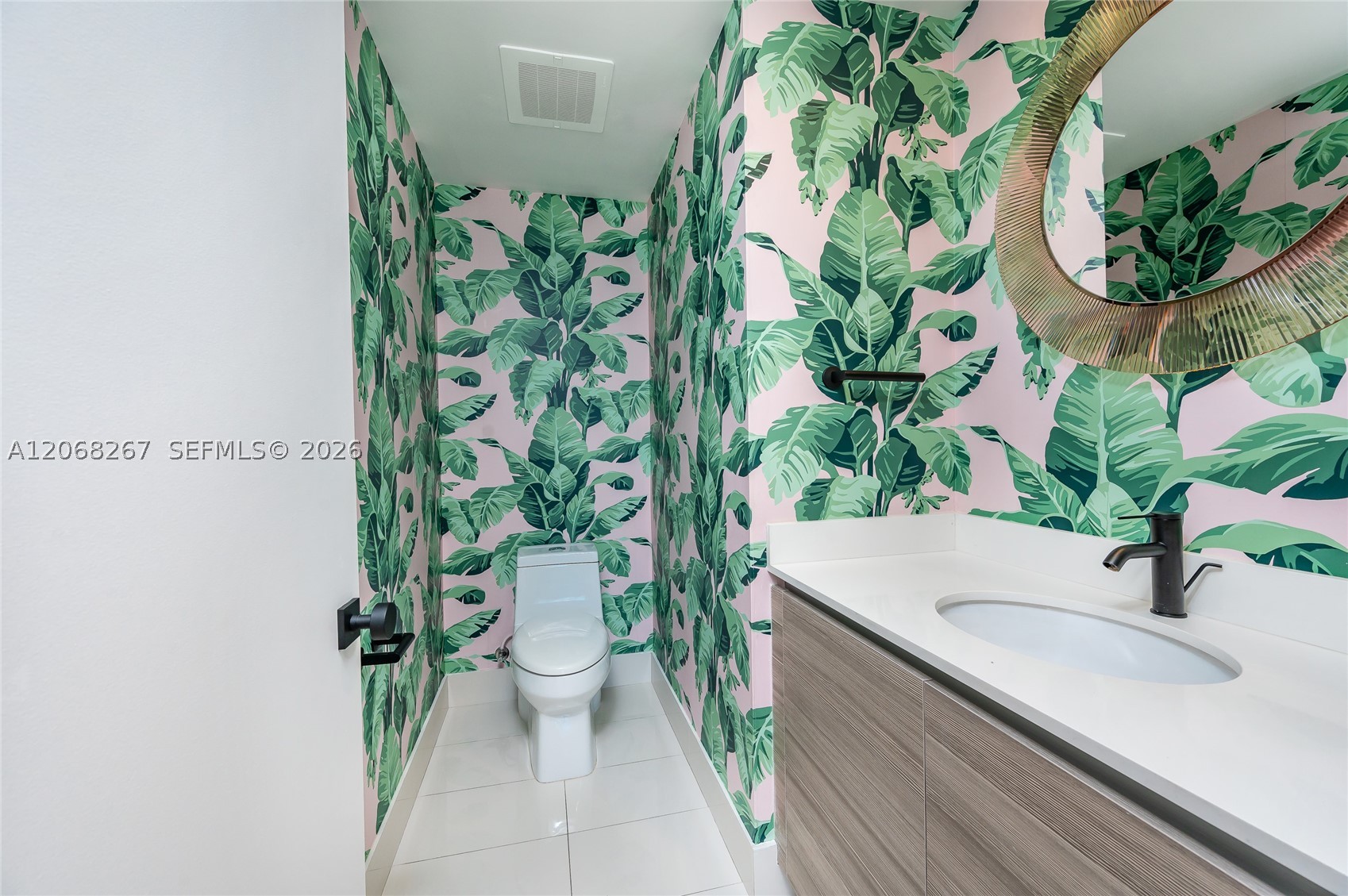 121 NE 34th St #3008, Miami FL 33137