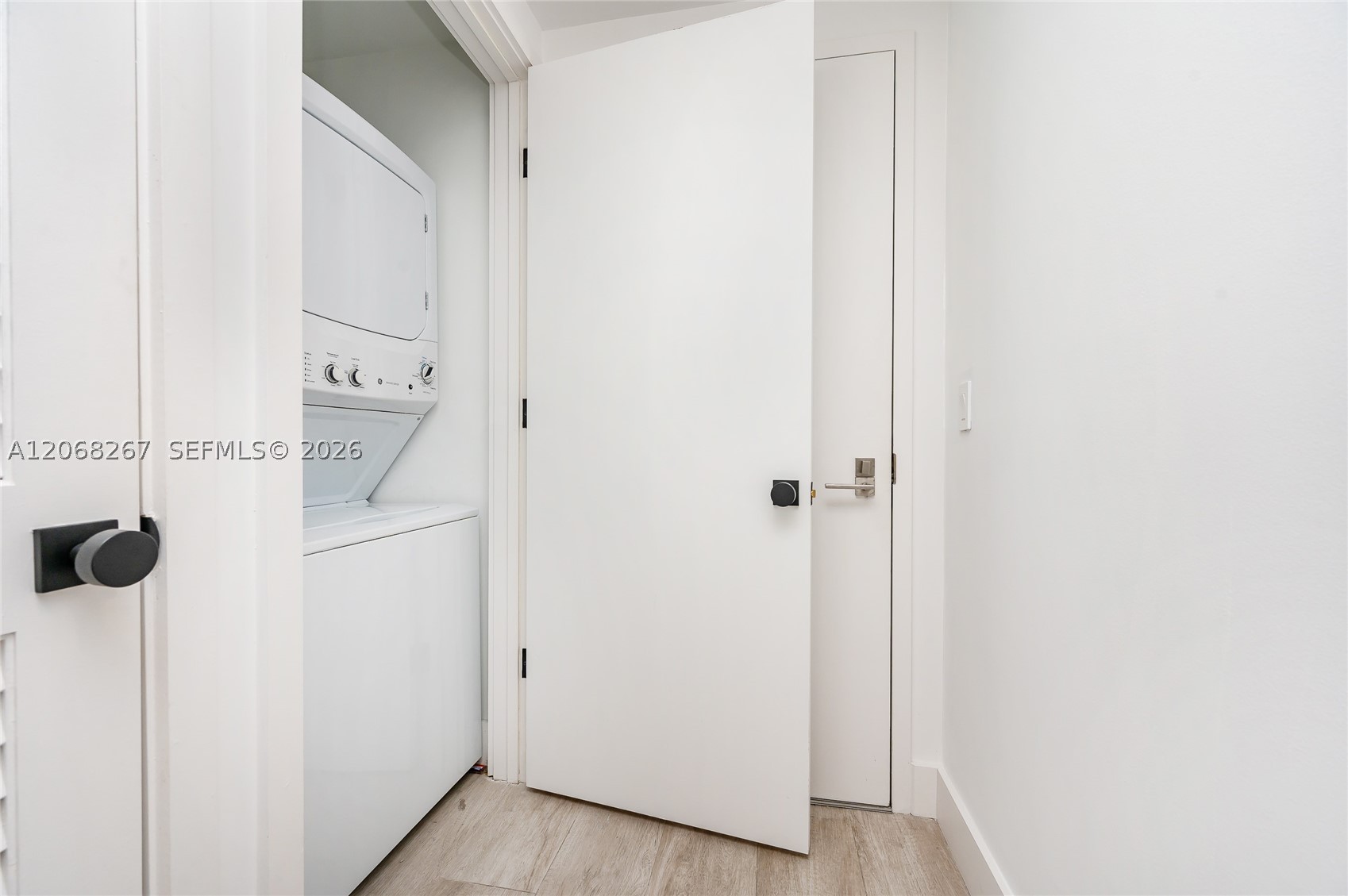 121 NE 34th St #3008, Miami FL 33137